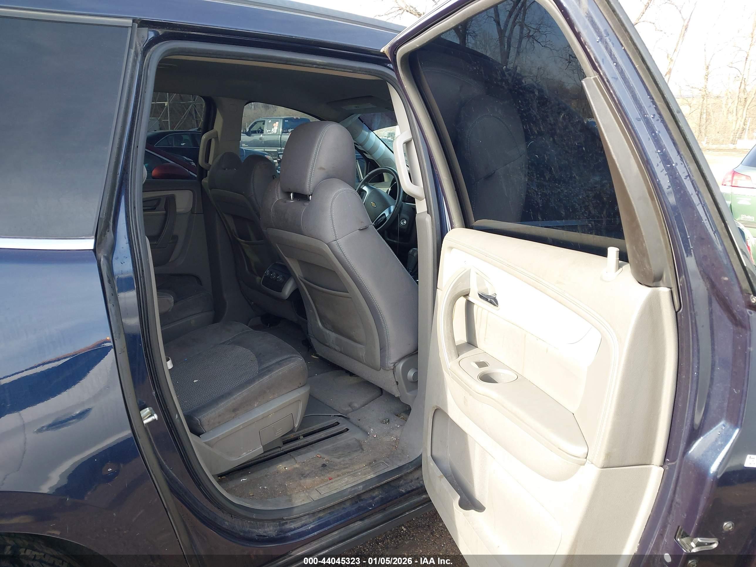 CHEVROLET TRAVERSE image 8