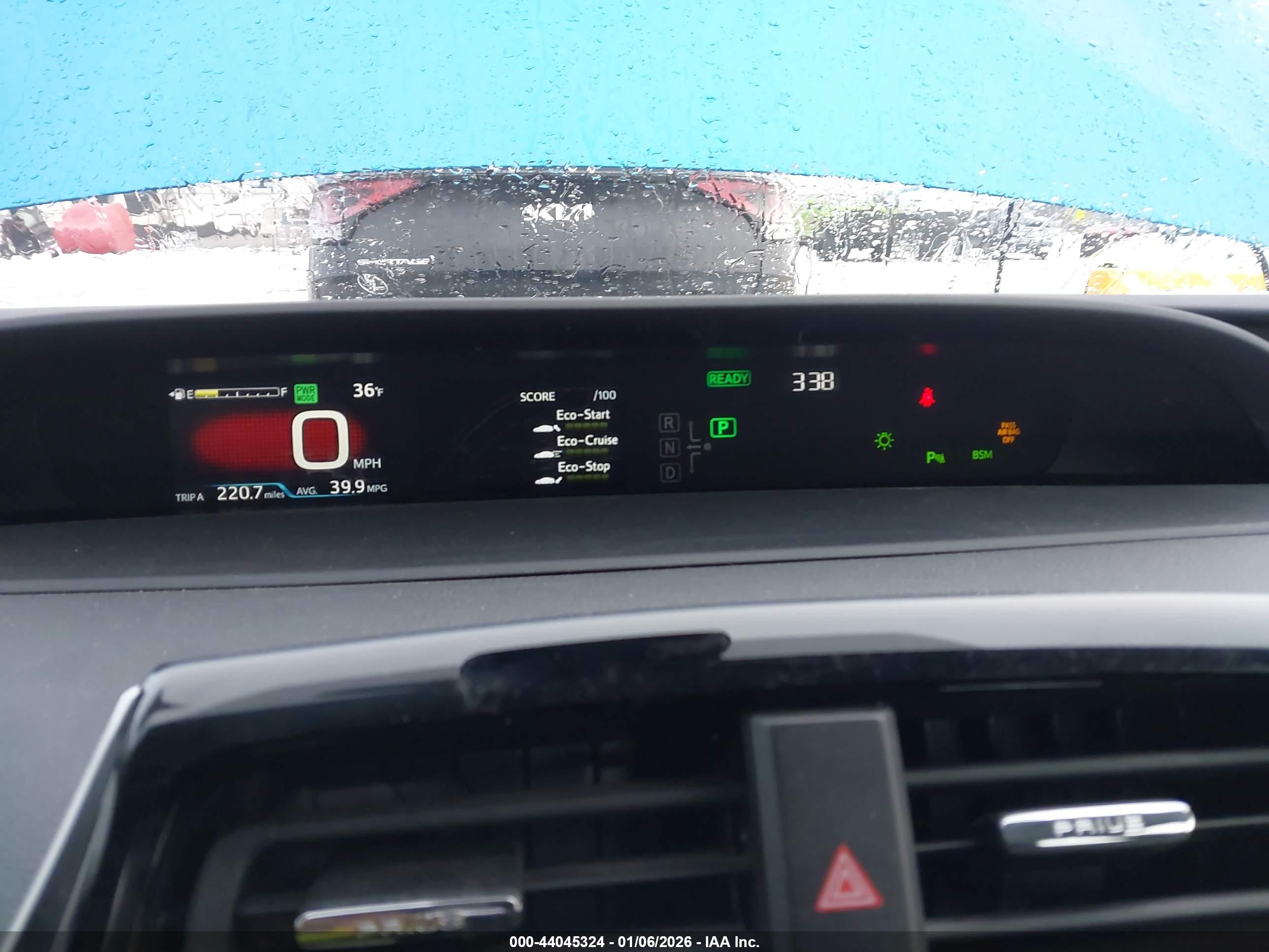 TOYOTA PRIUS image 7