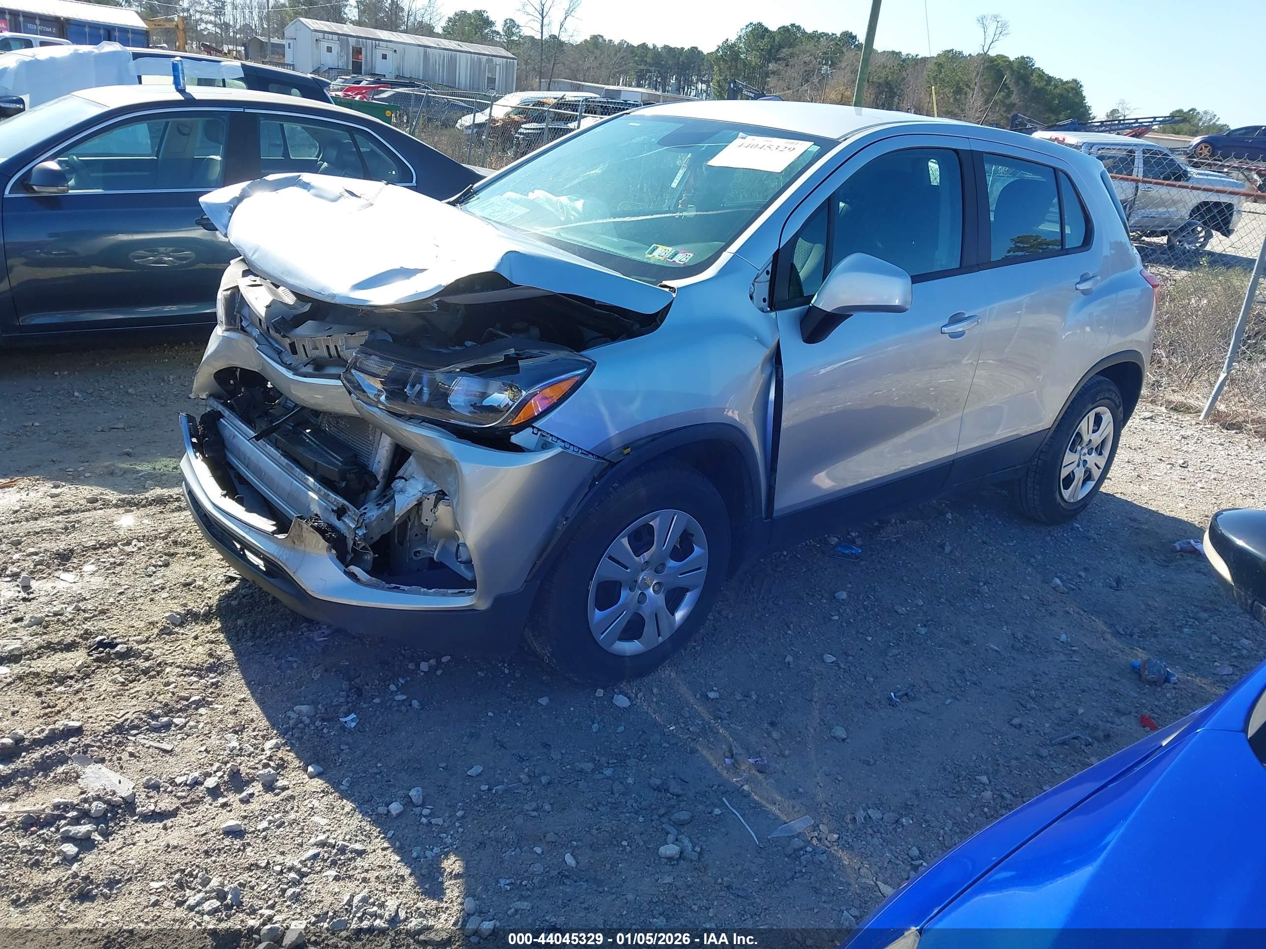 CHEVROLET TRAX image 2