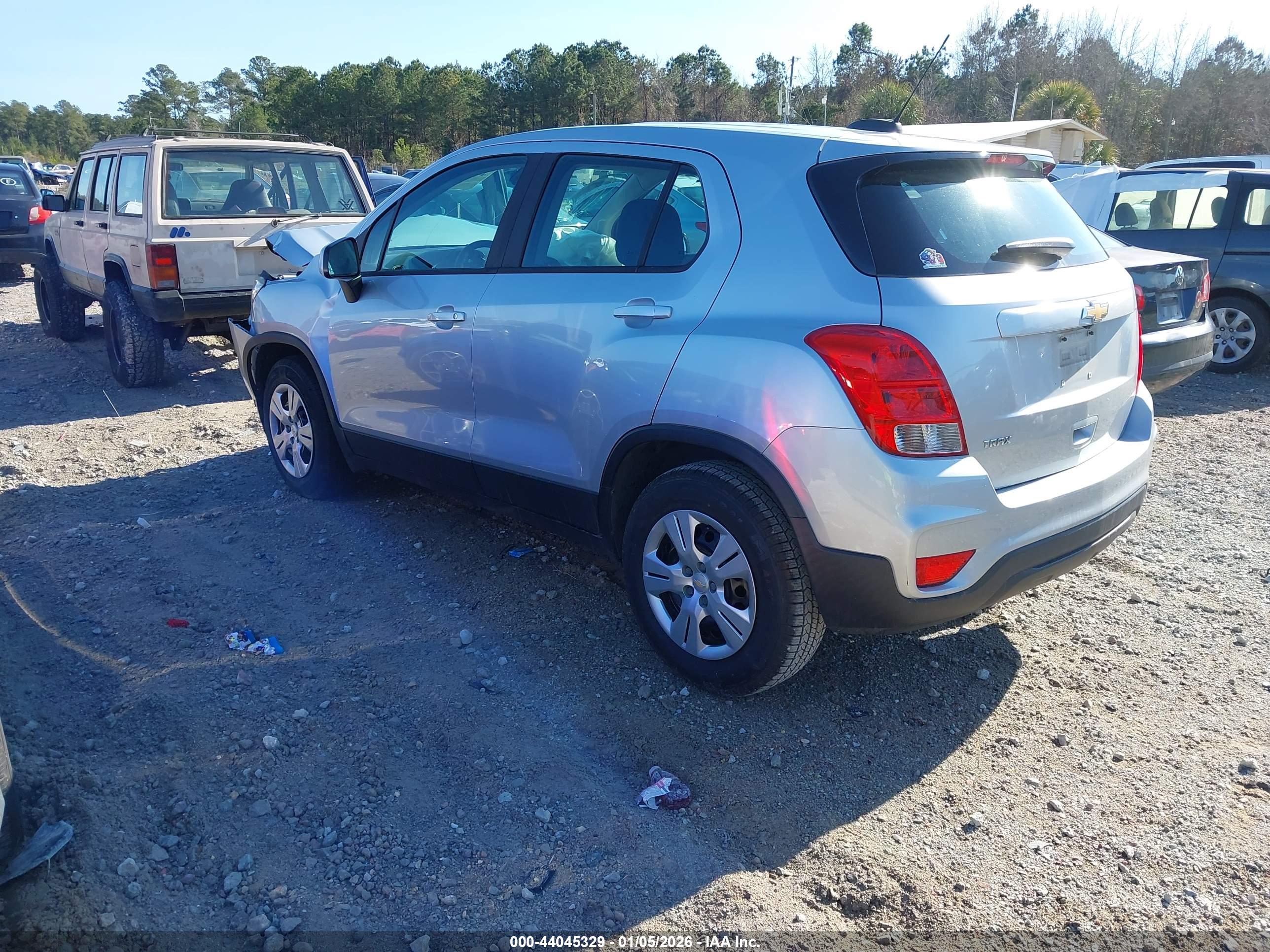 CHEVROLET TRAX image 3