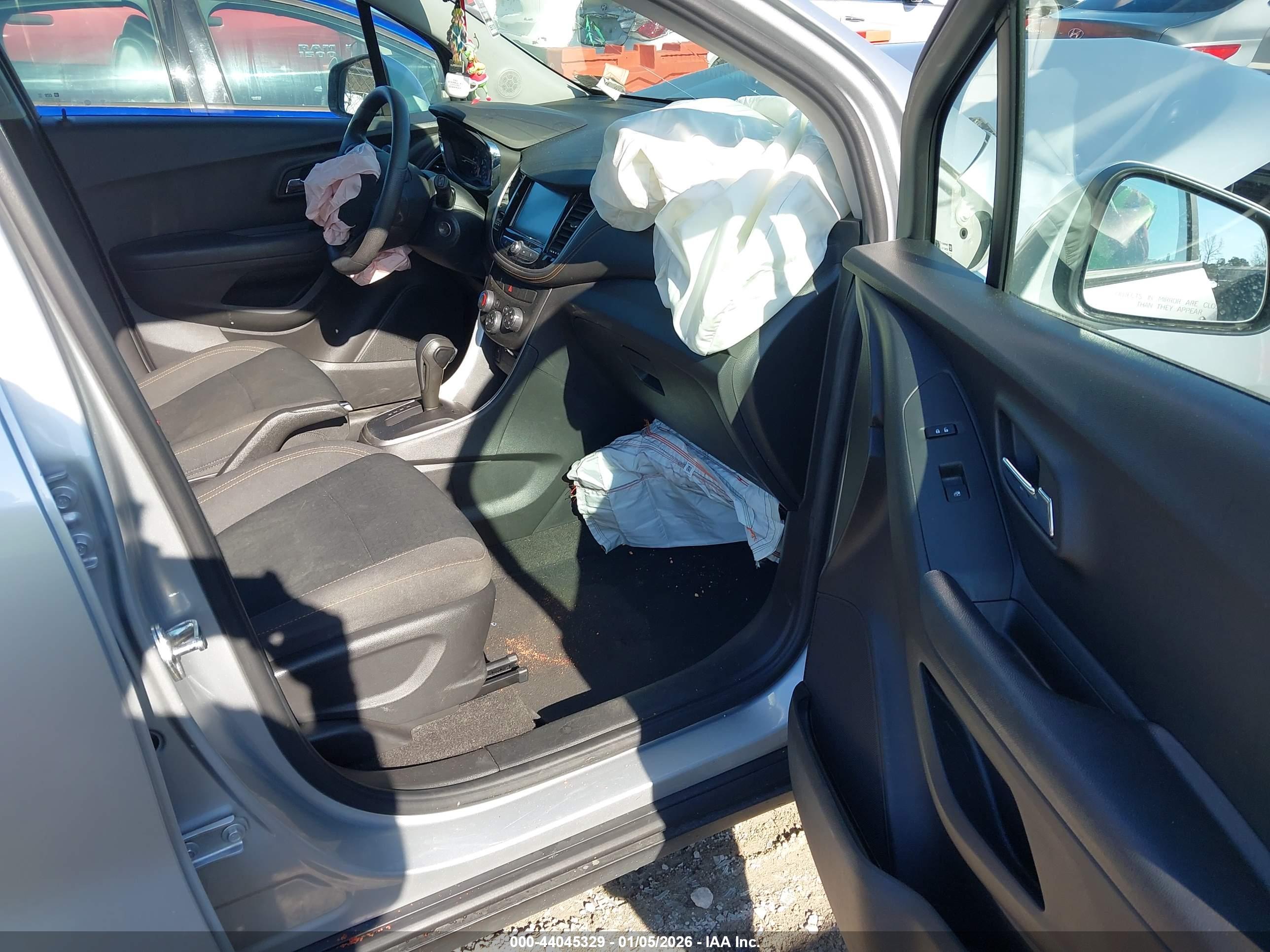 CHEVROLET TRAX image 5