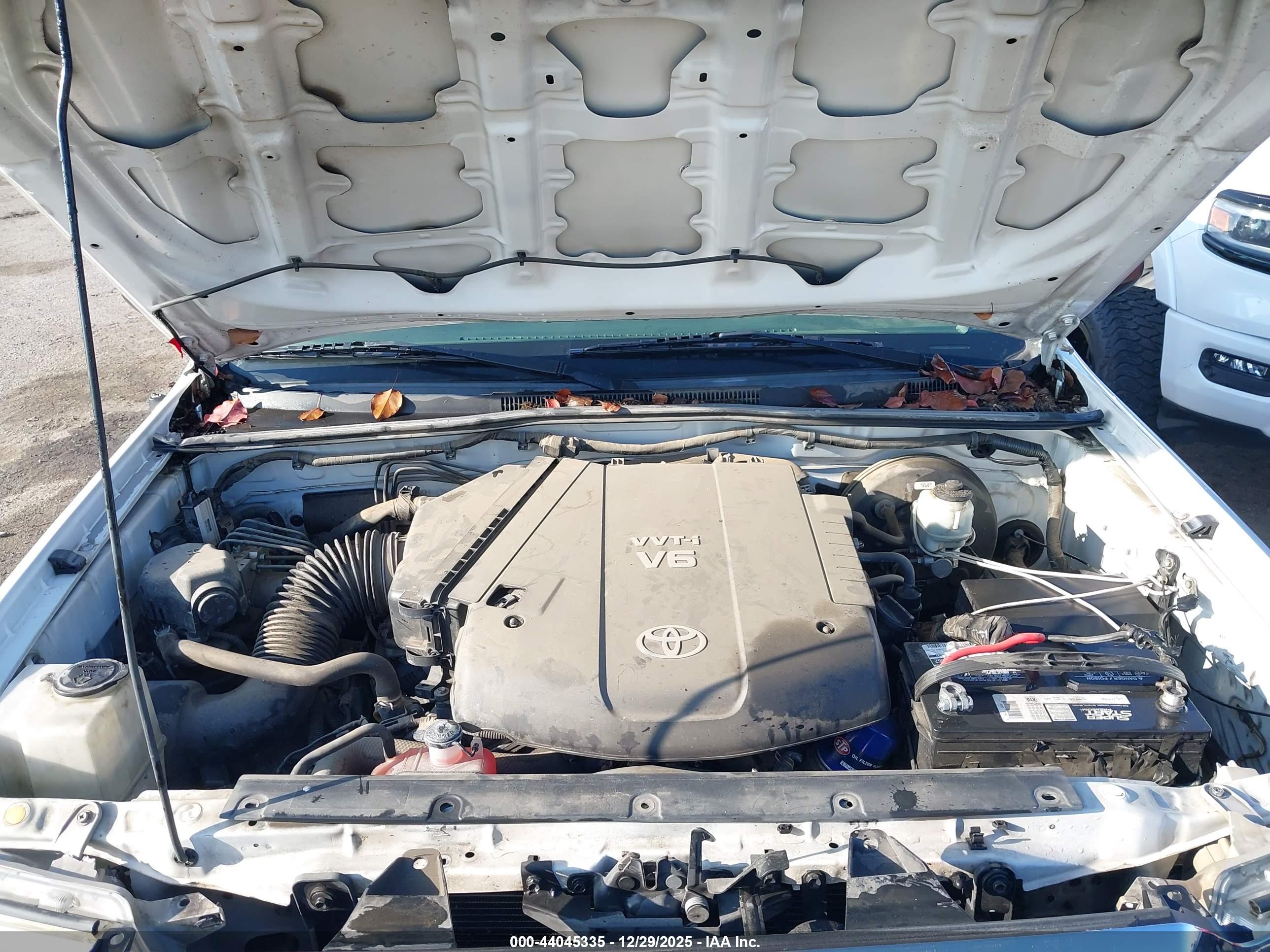 TOYOTA TACOMA image 10