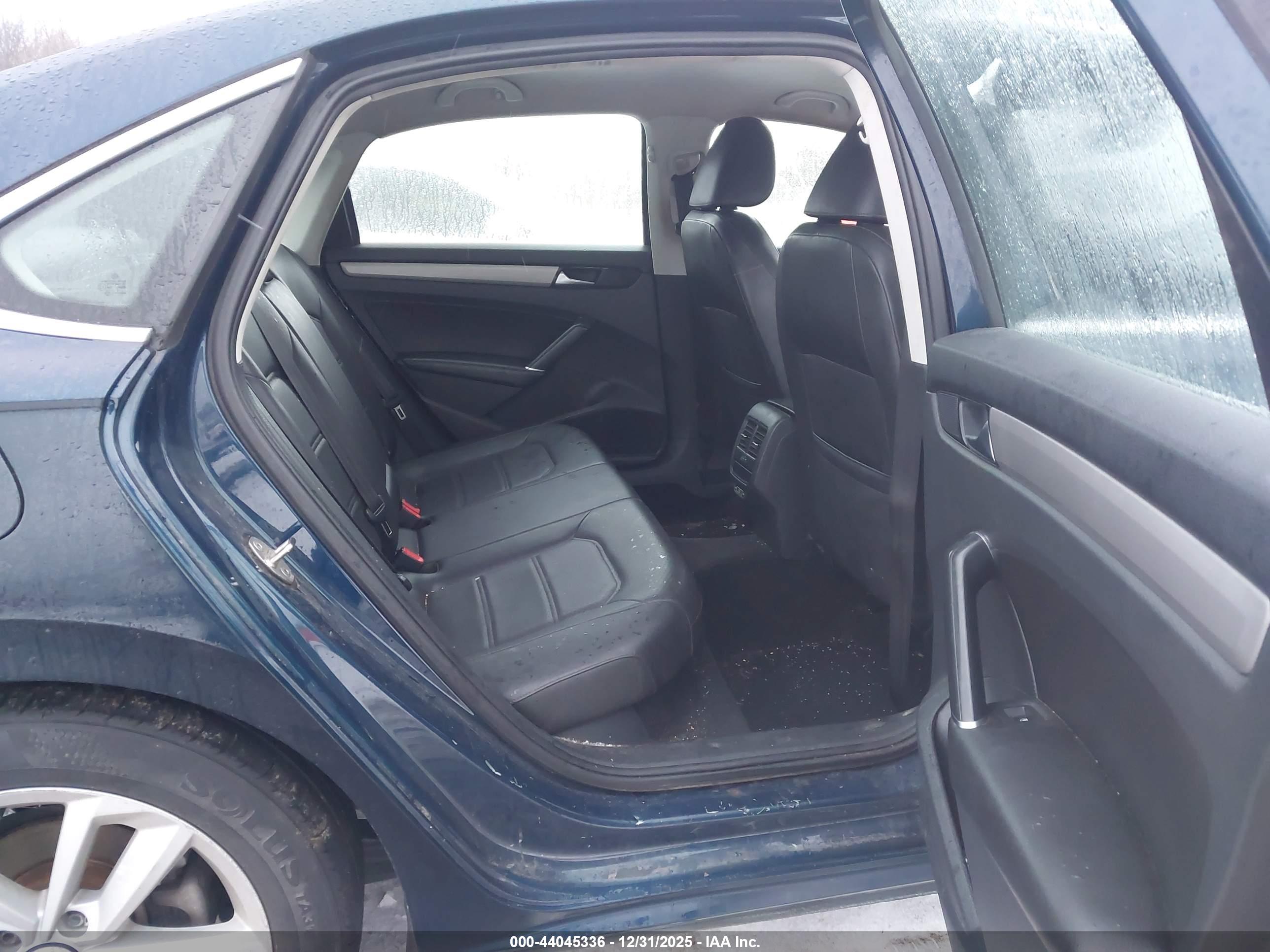 VOLKSWAGEN PASSAT image 8
