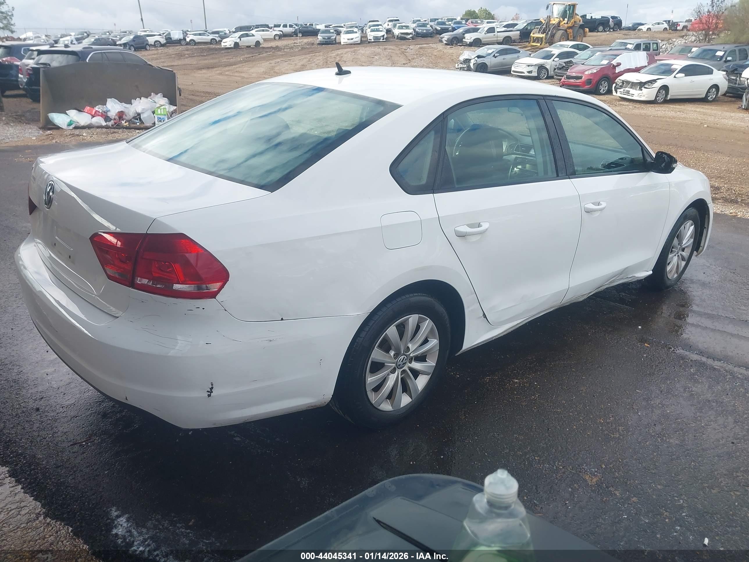 VOLKSWAGEN PASSAT image 4