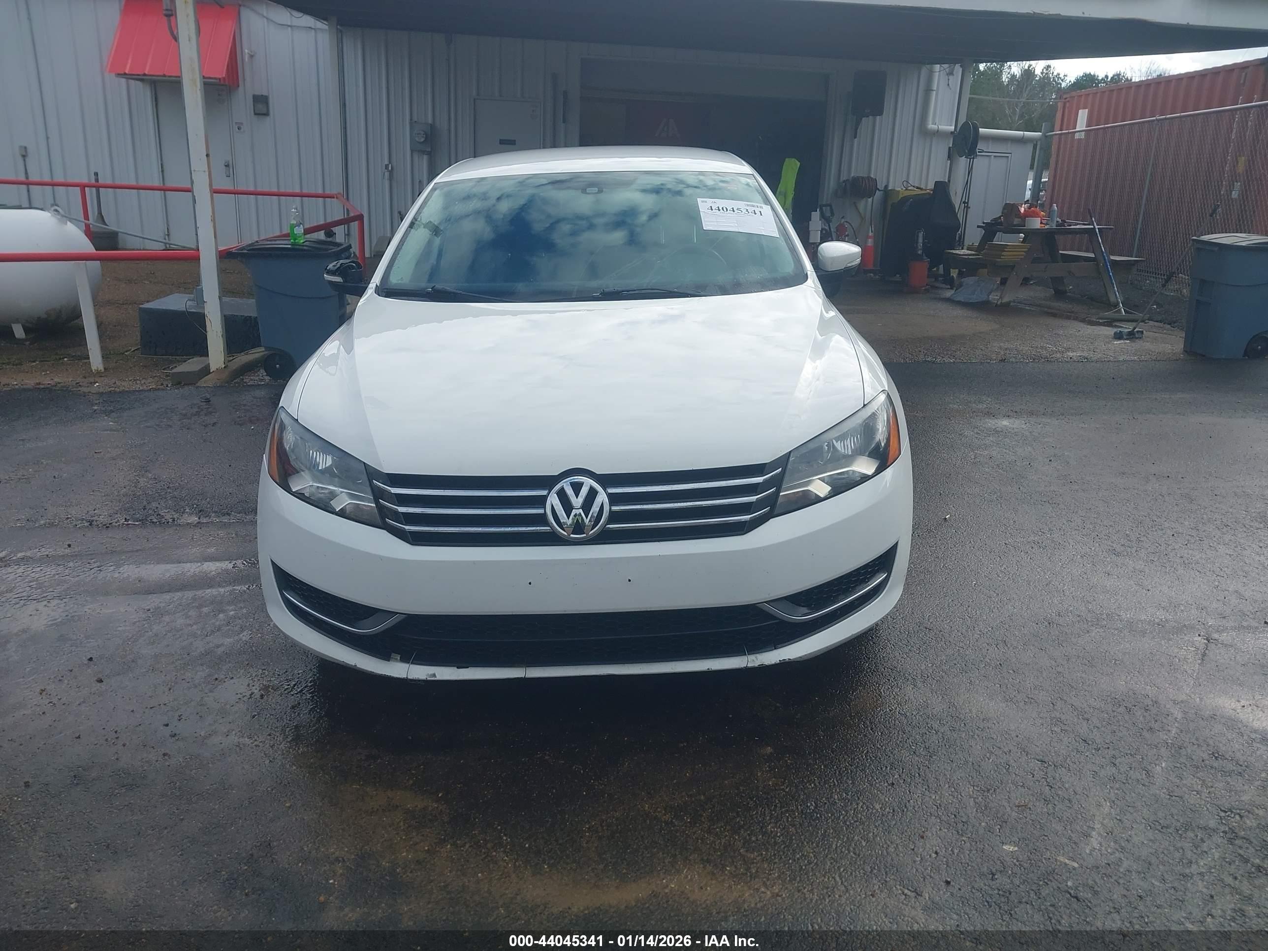 VOLKSWAGEN PASSAT image 6