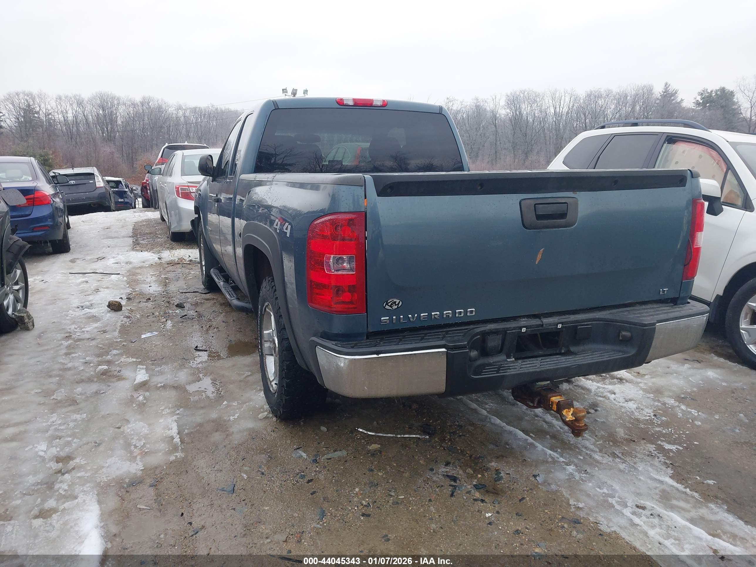 CHEVROLET SILVERADO image 3