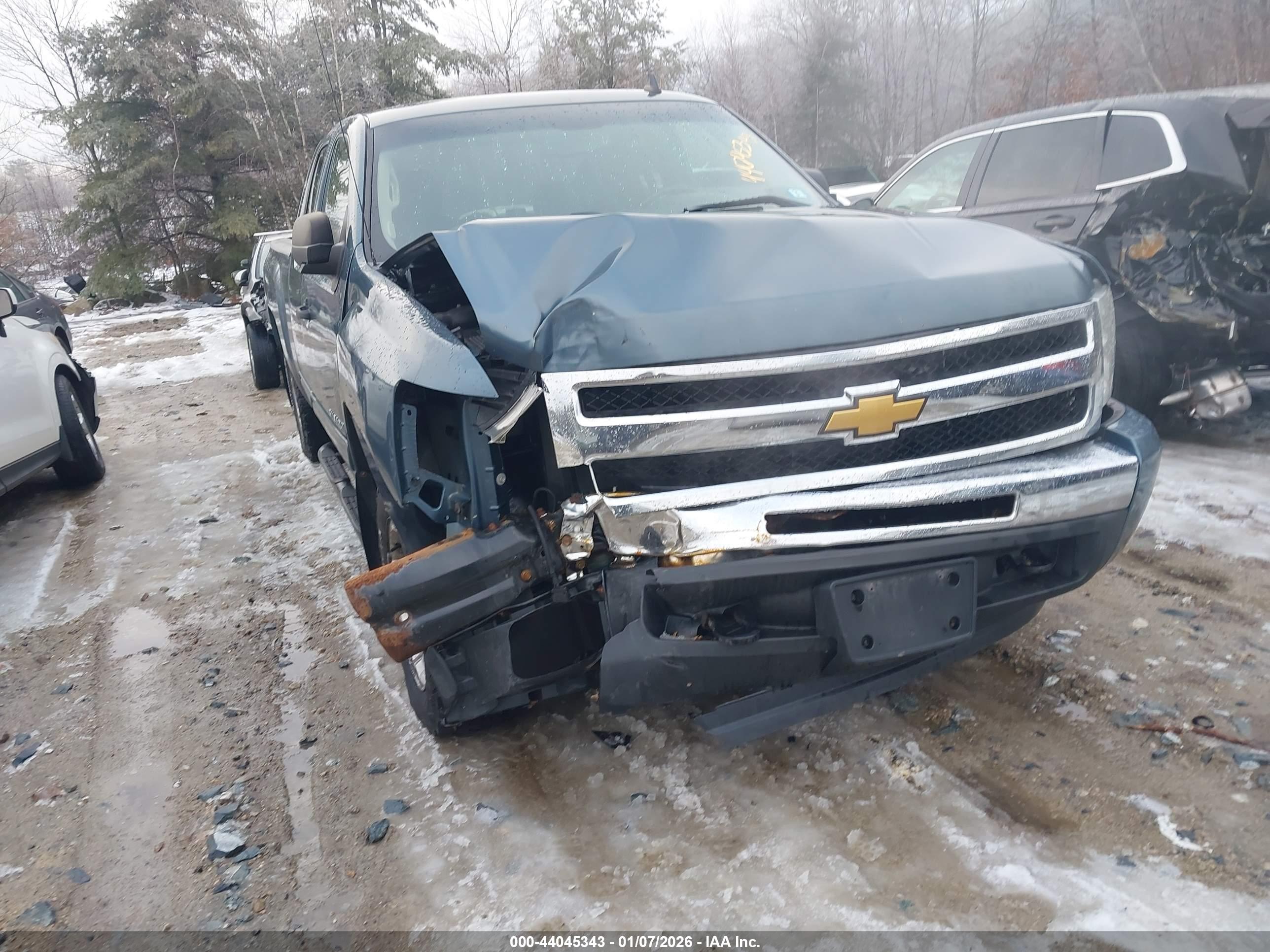CHEVROLET SILVERADO image 6
