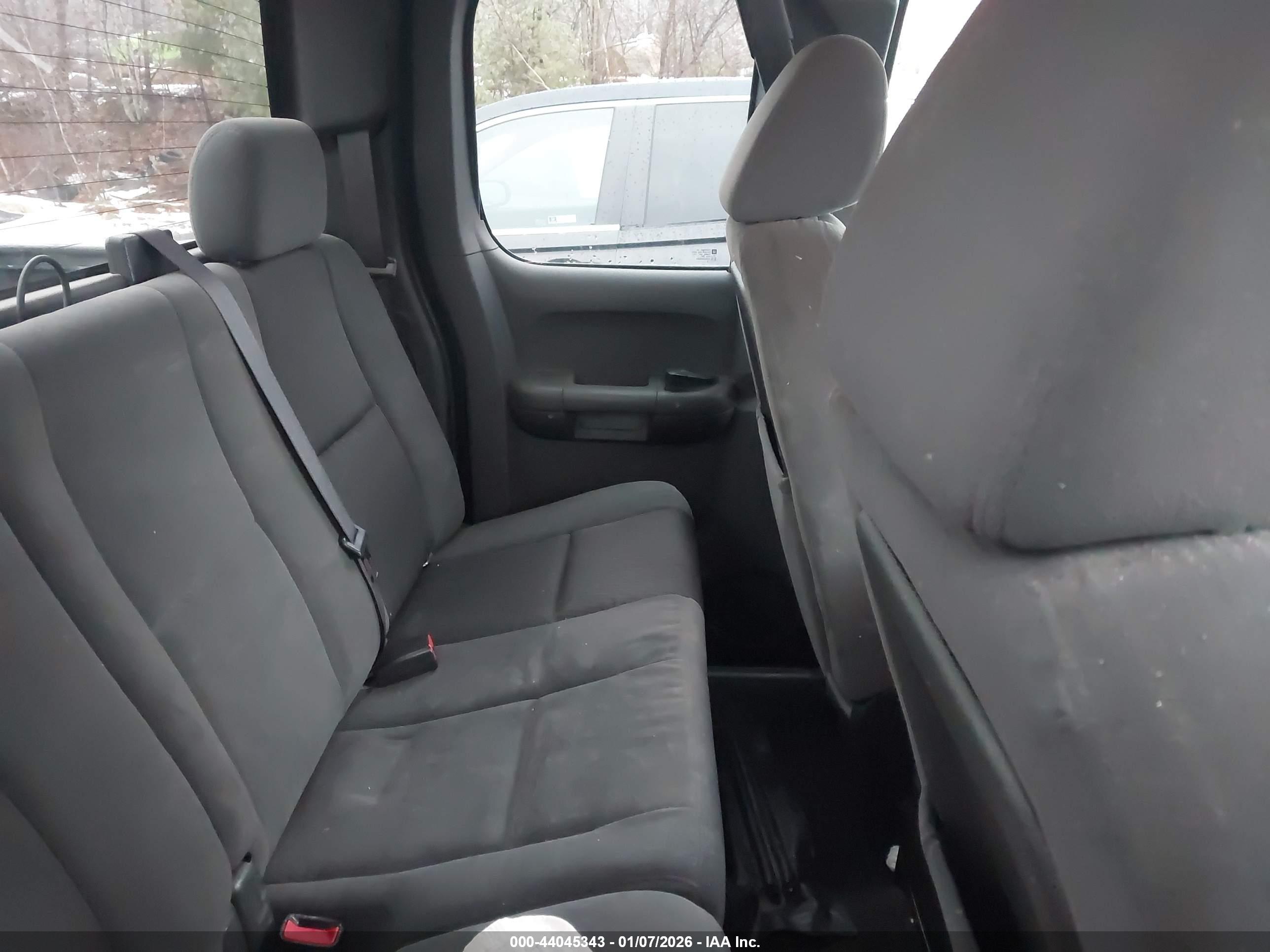 CHEVROLET SILVERADO image 8