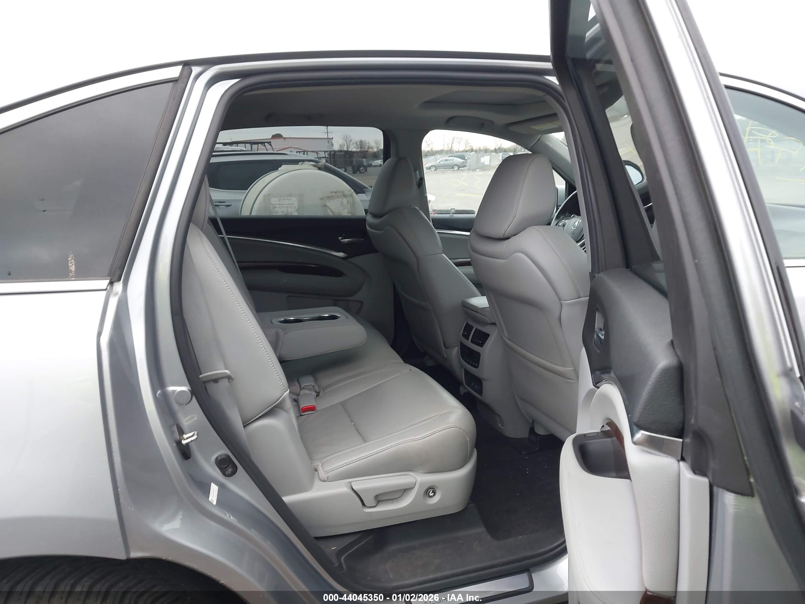 ACURA MDX image 8