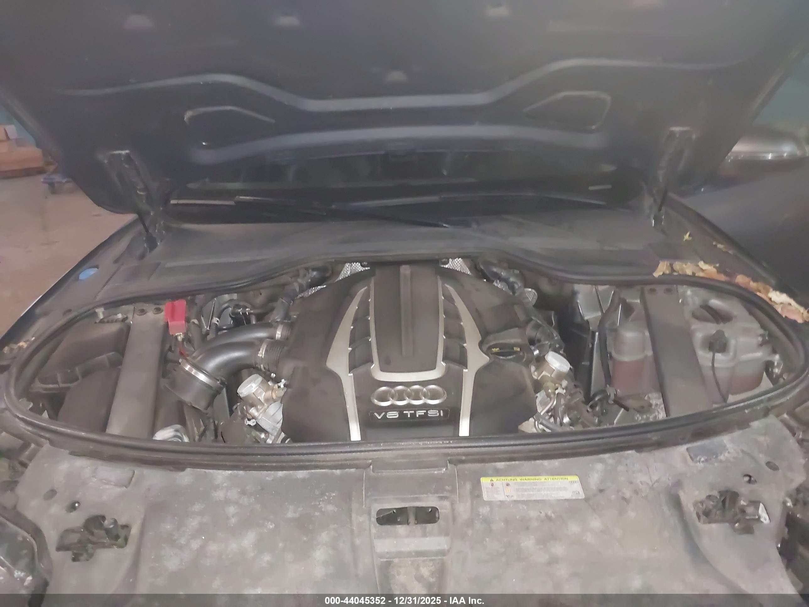 AUDI A8 image 10