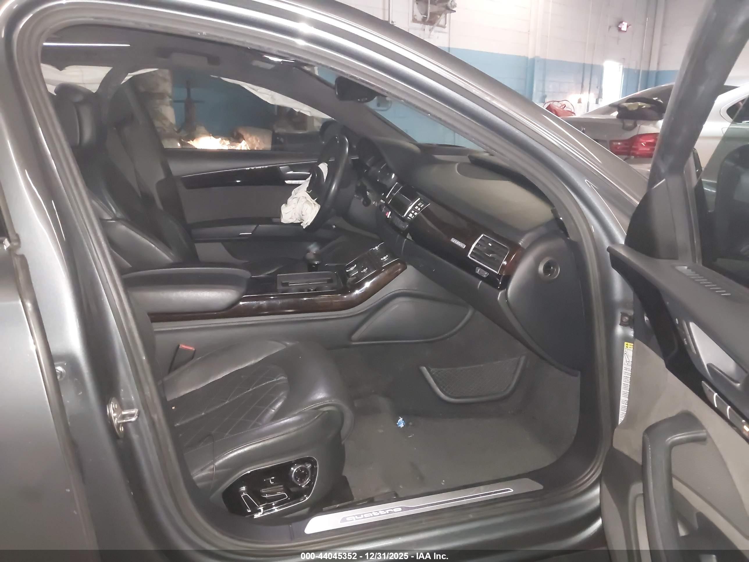 AUDI A8 image 5