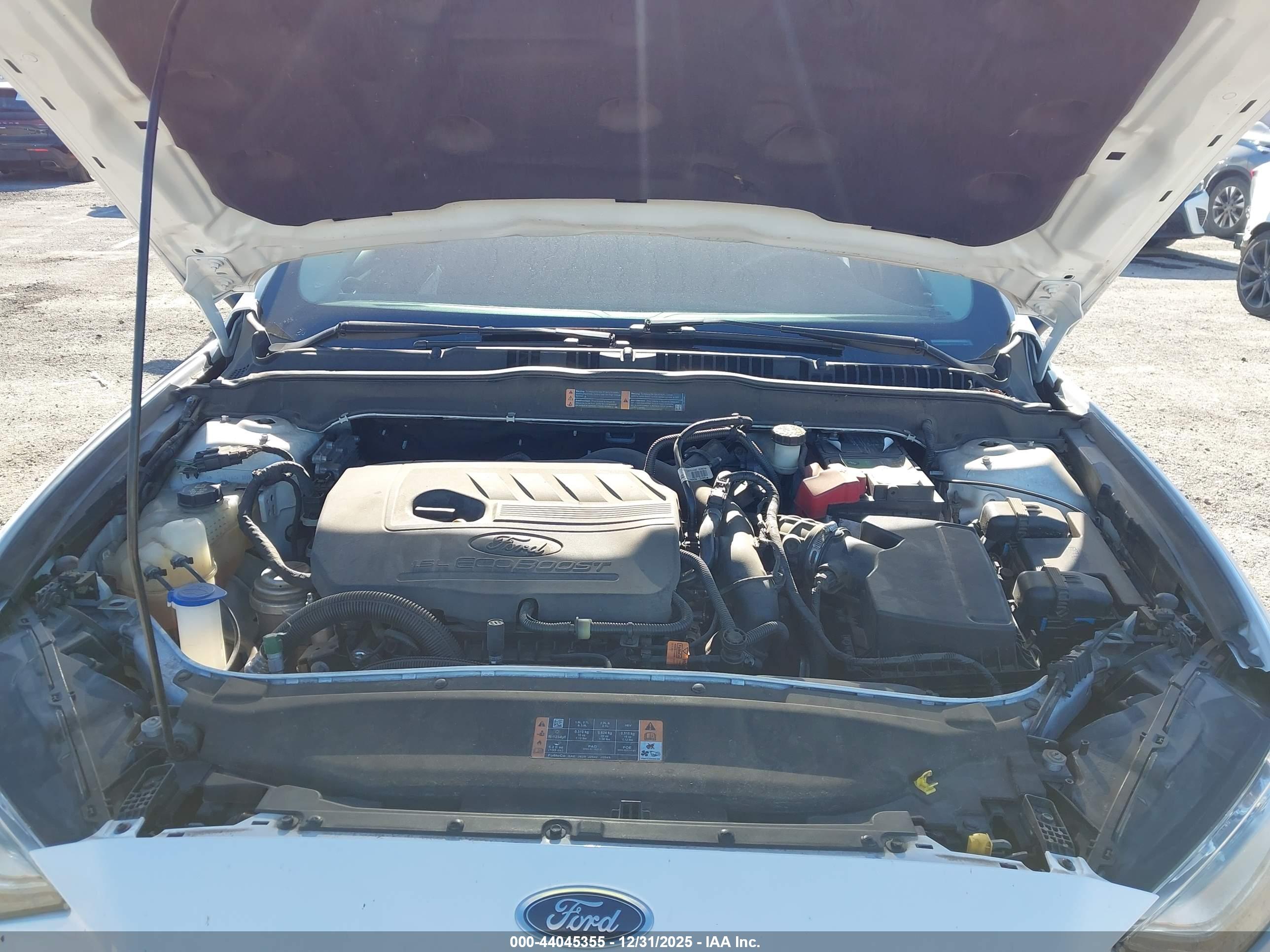 FORD FUSION image 10