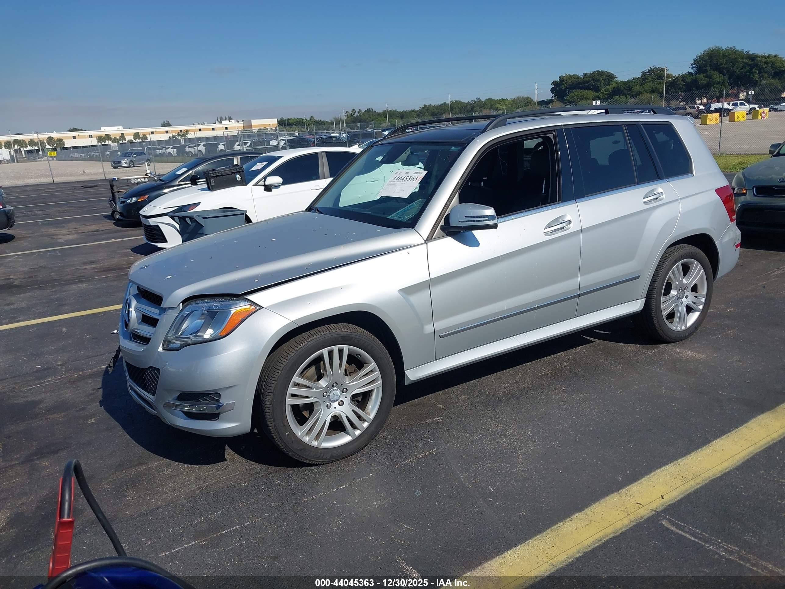 MERCEDES-BENZ GLK image 2