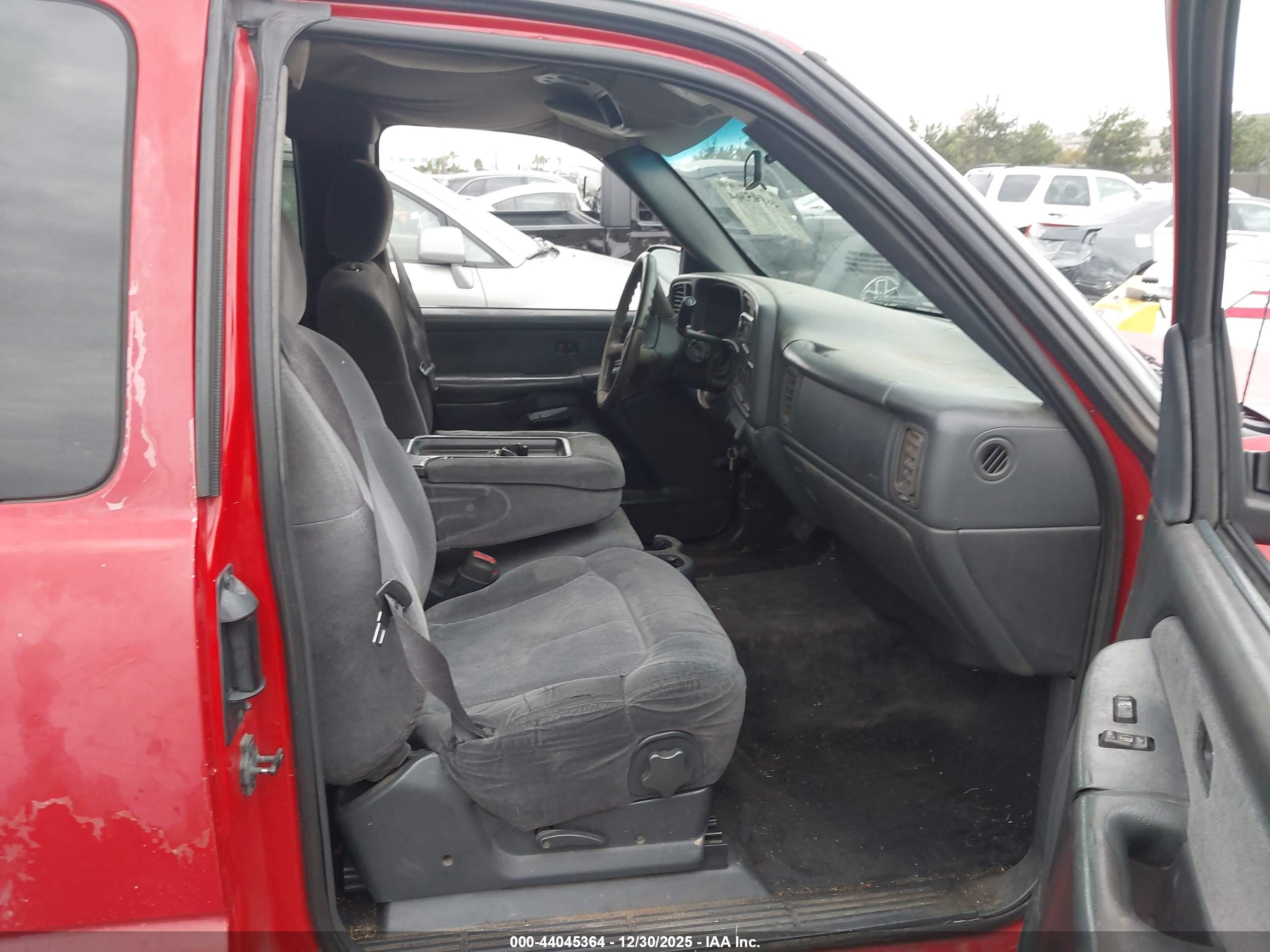 CHEVROLET SILVERADO image 5