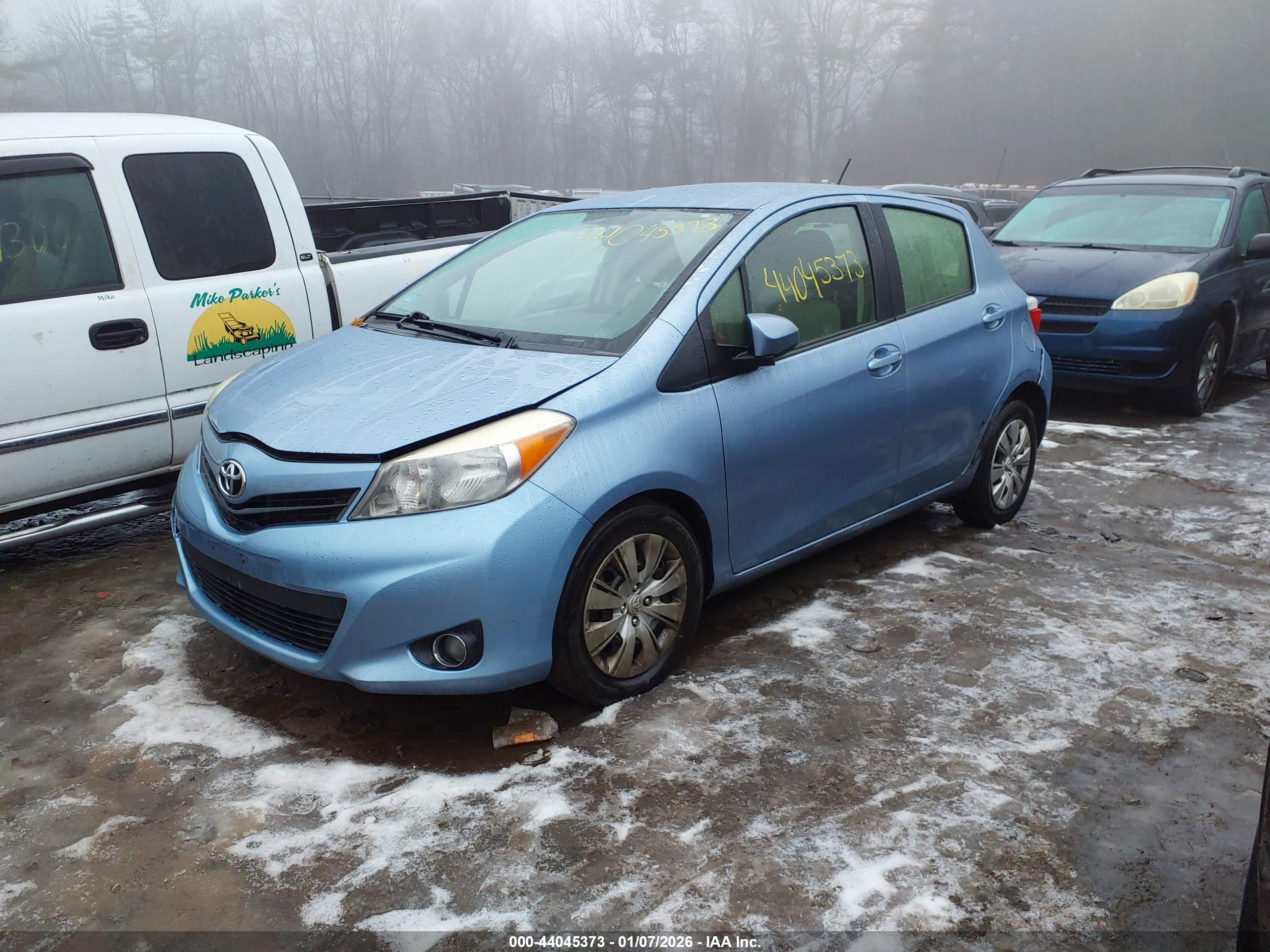TOYOTA YARIS image 2