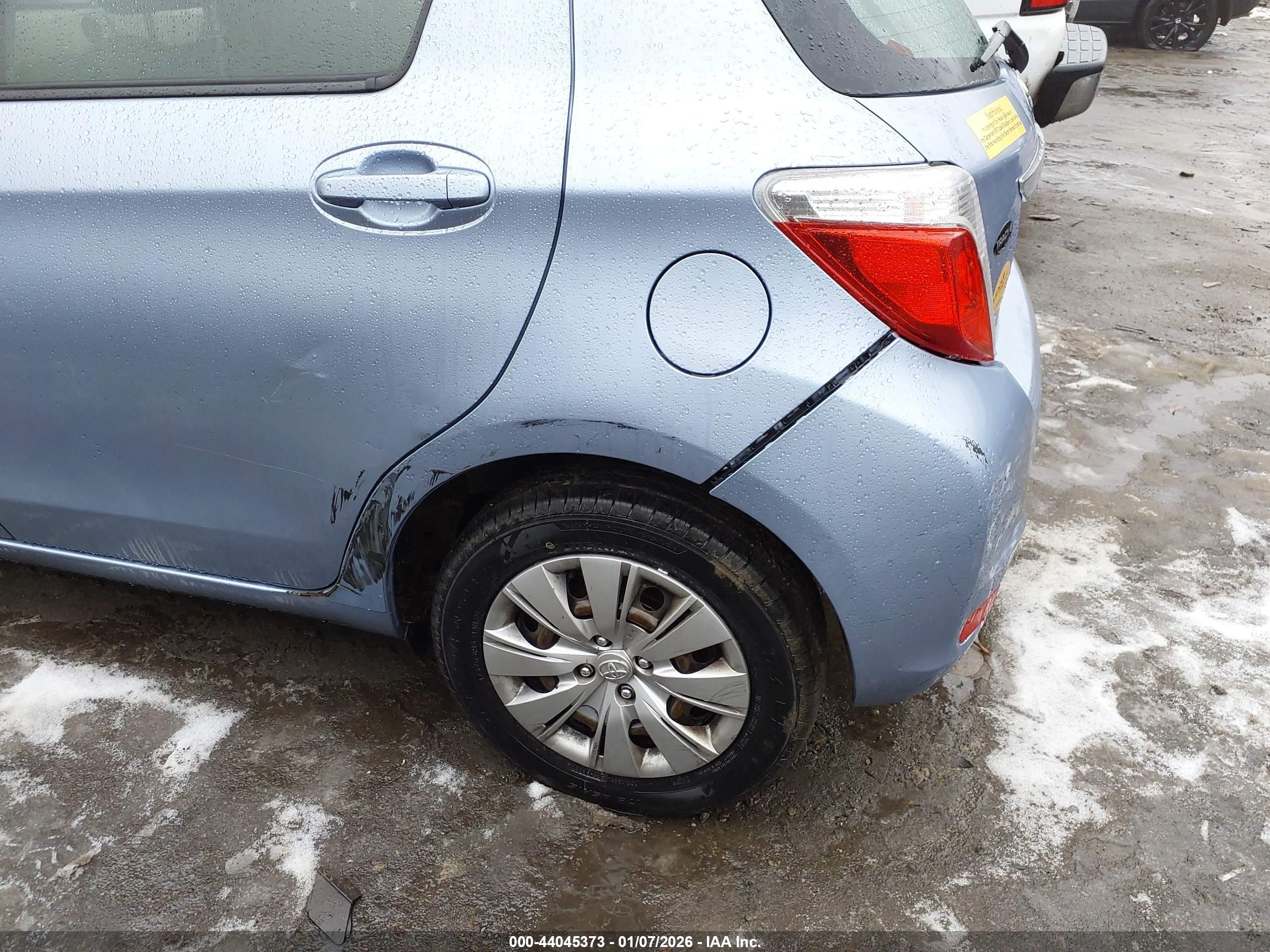 TOYOTA YARIS image 6