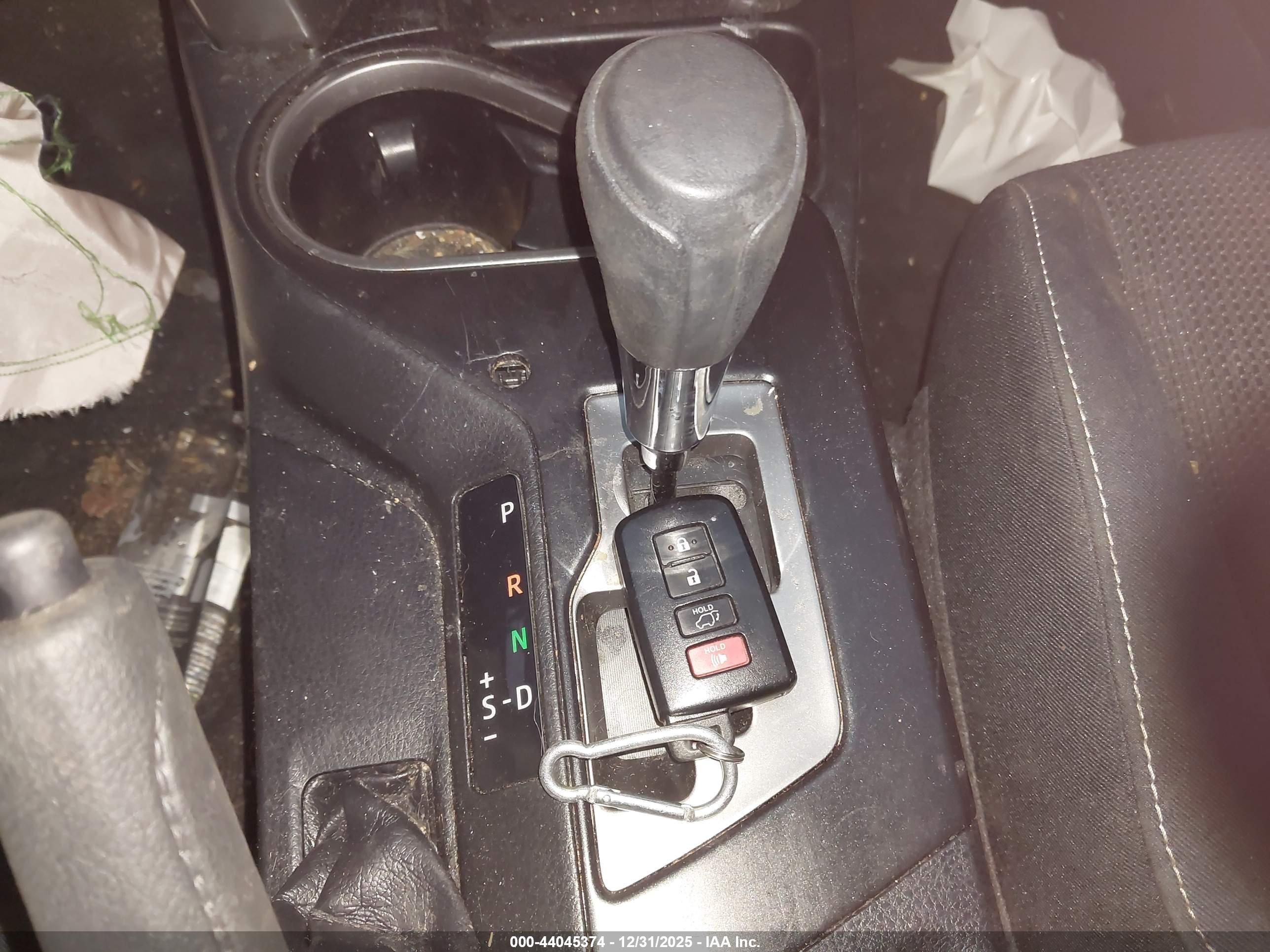 TOYOTA RAV4 image 11