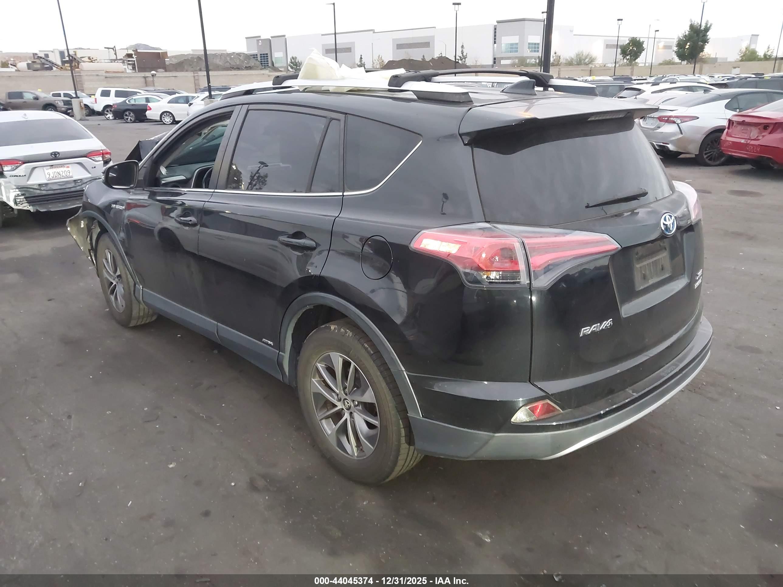 TOYOTA RAV4 image 3