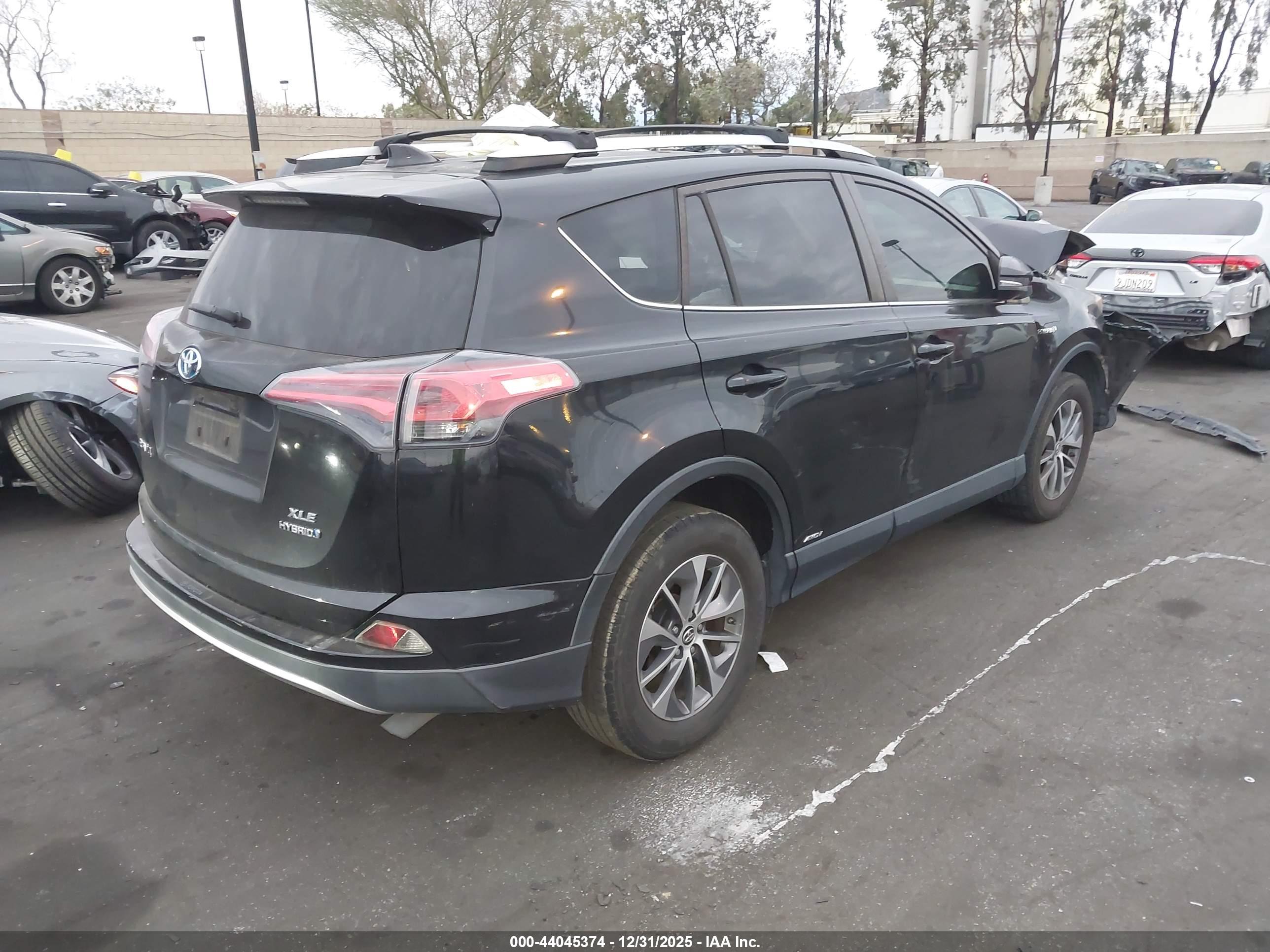 TOYOTA RAV4 image 4
