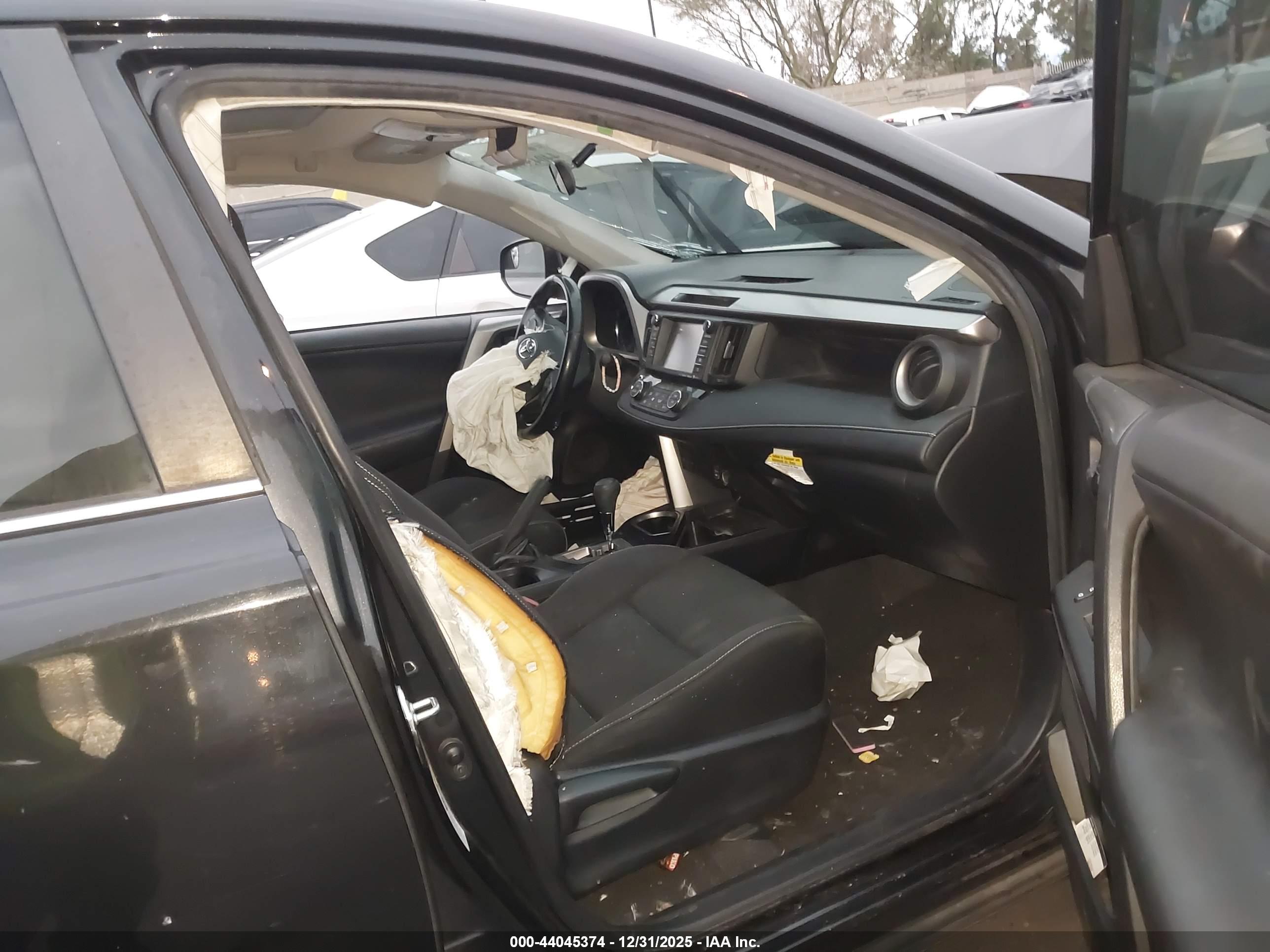 TOYOTA RAV4 image 5