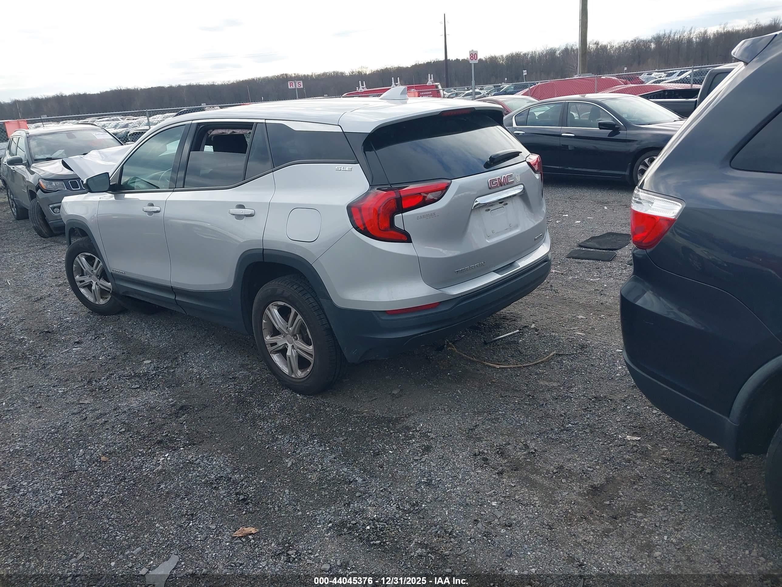 GMC TERRAIN image 3
