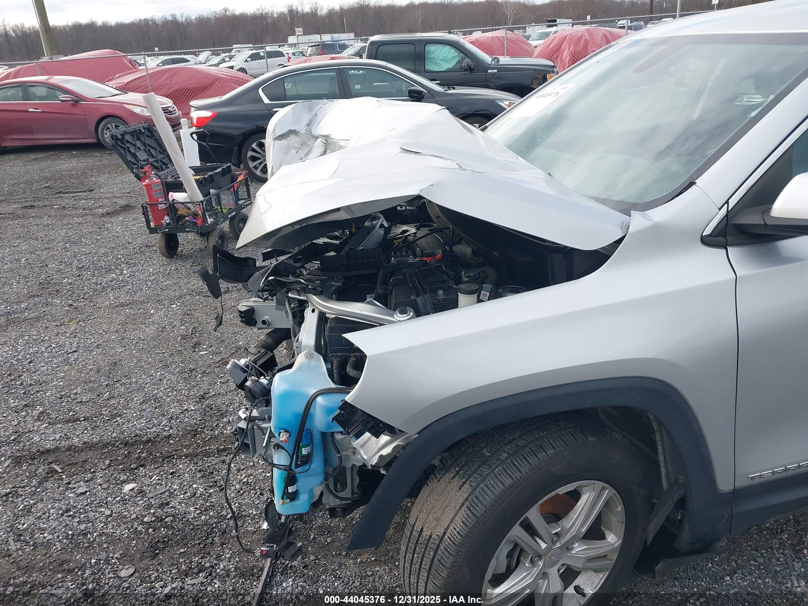 GMC TERRAIN image 6
