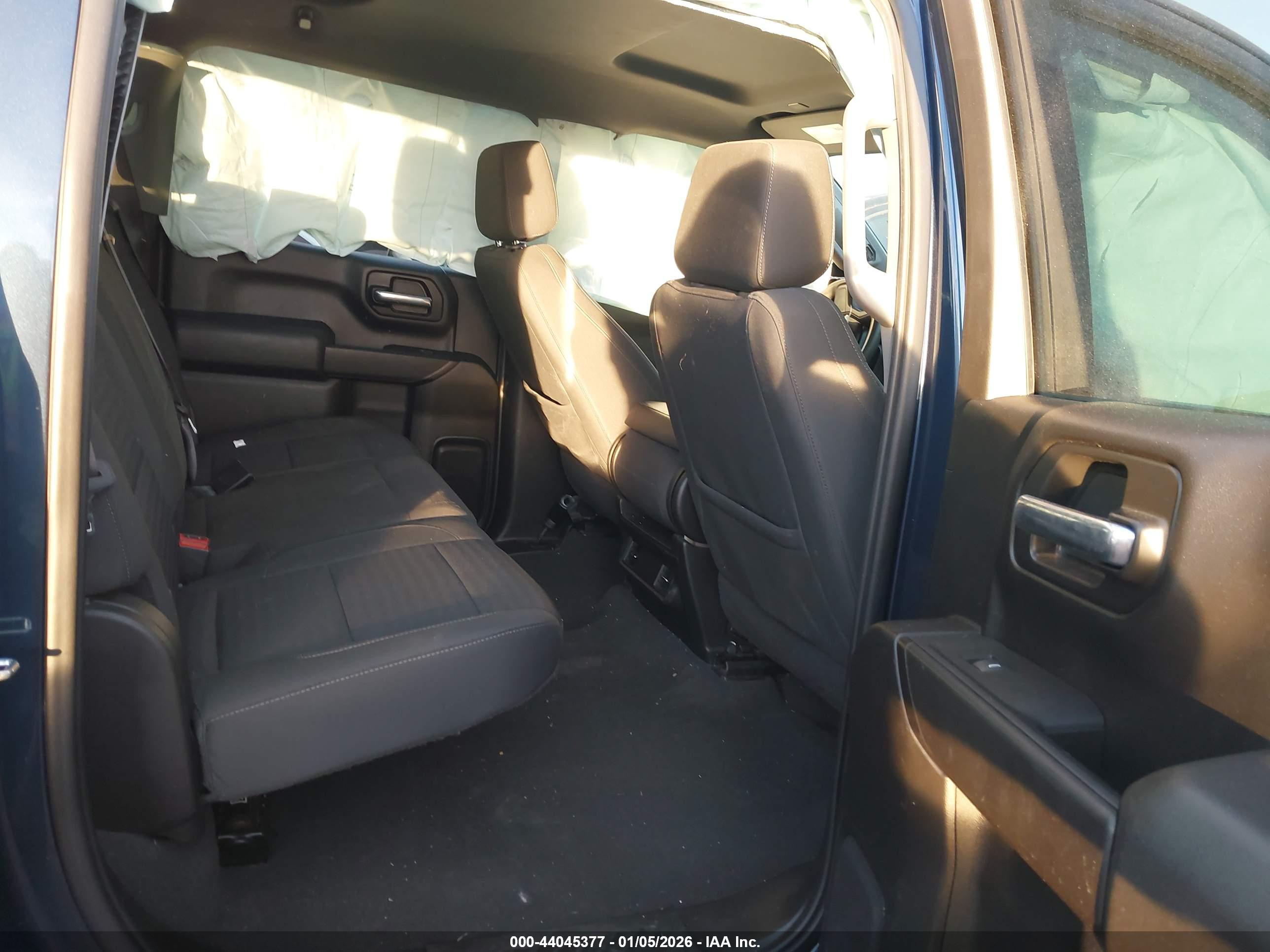 CHEVROLET SILVERADO image 8