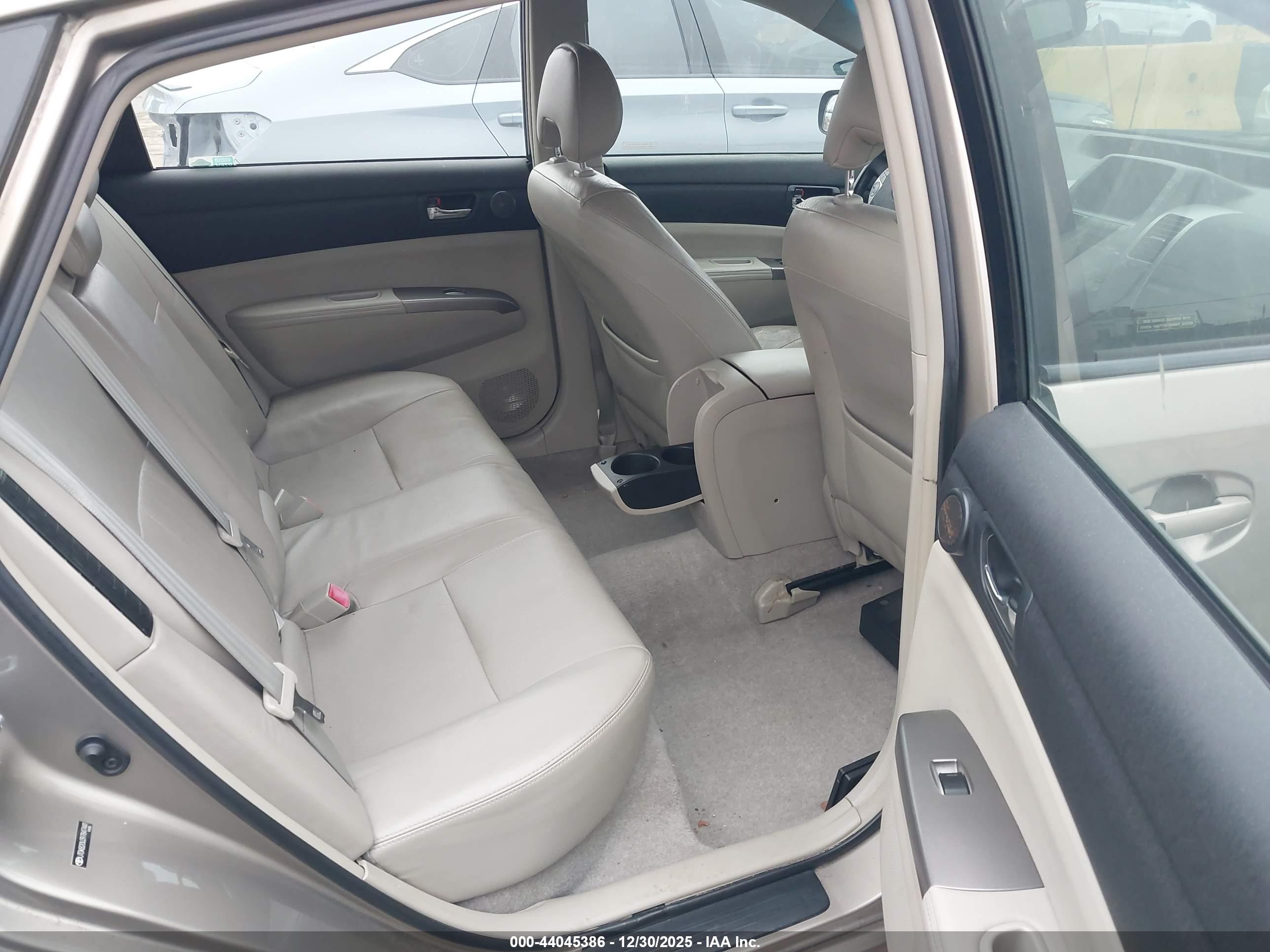 TOYOTA PRIUS image 8