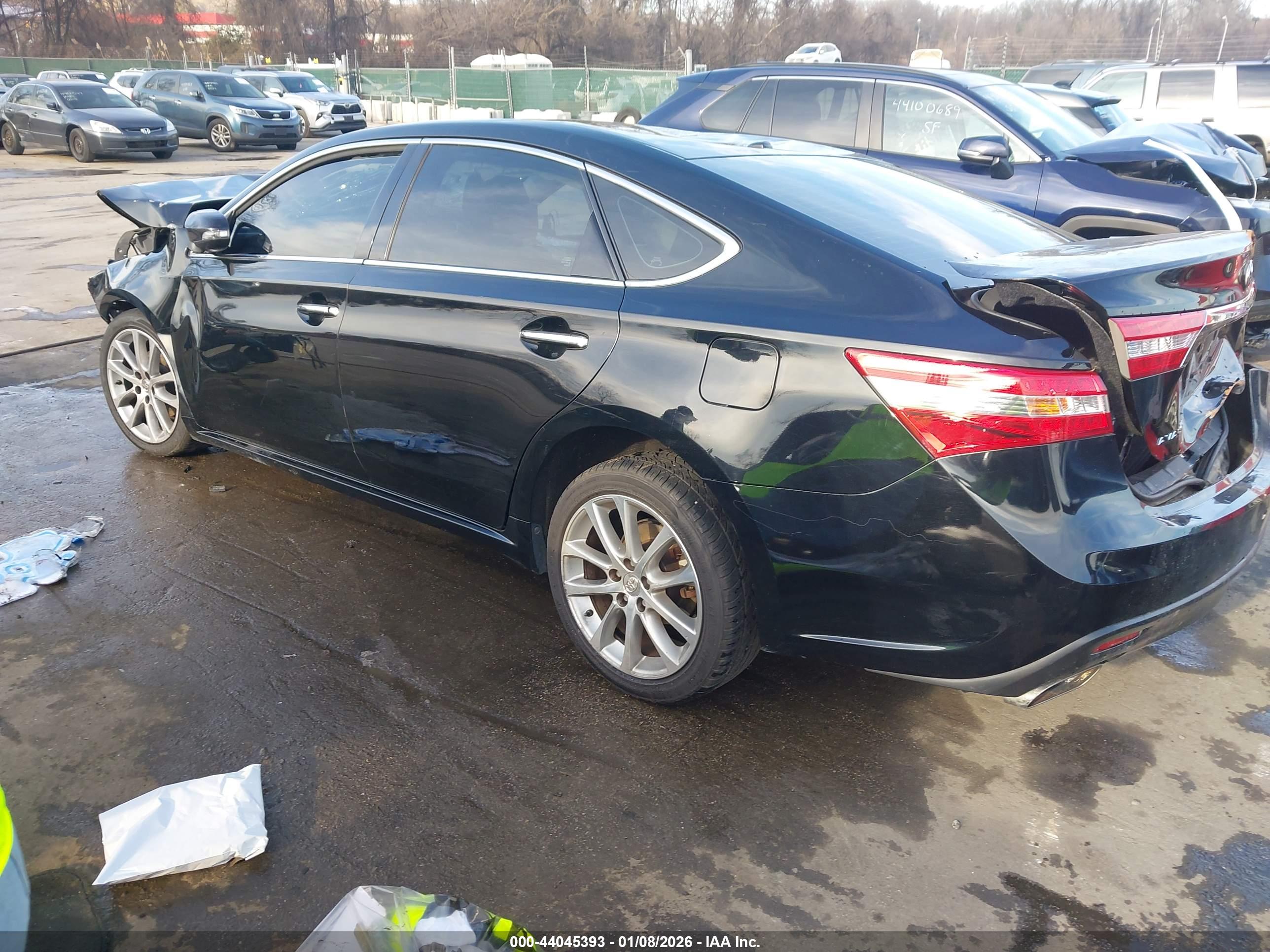 TOYOTA AVALON image 3