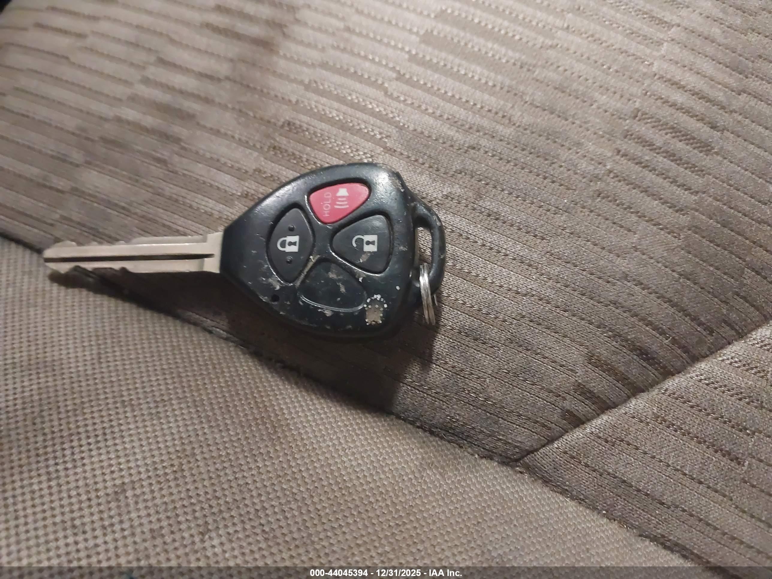 TOYOTA RAV4 image 11
