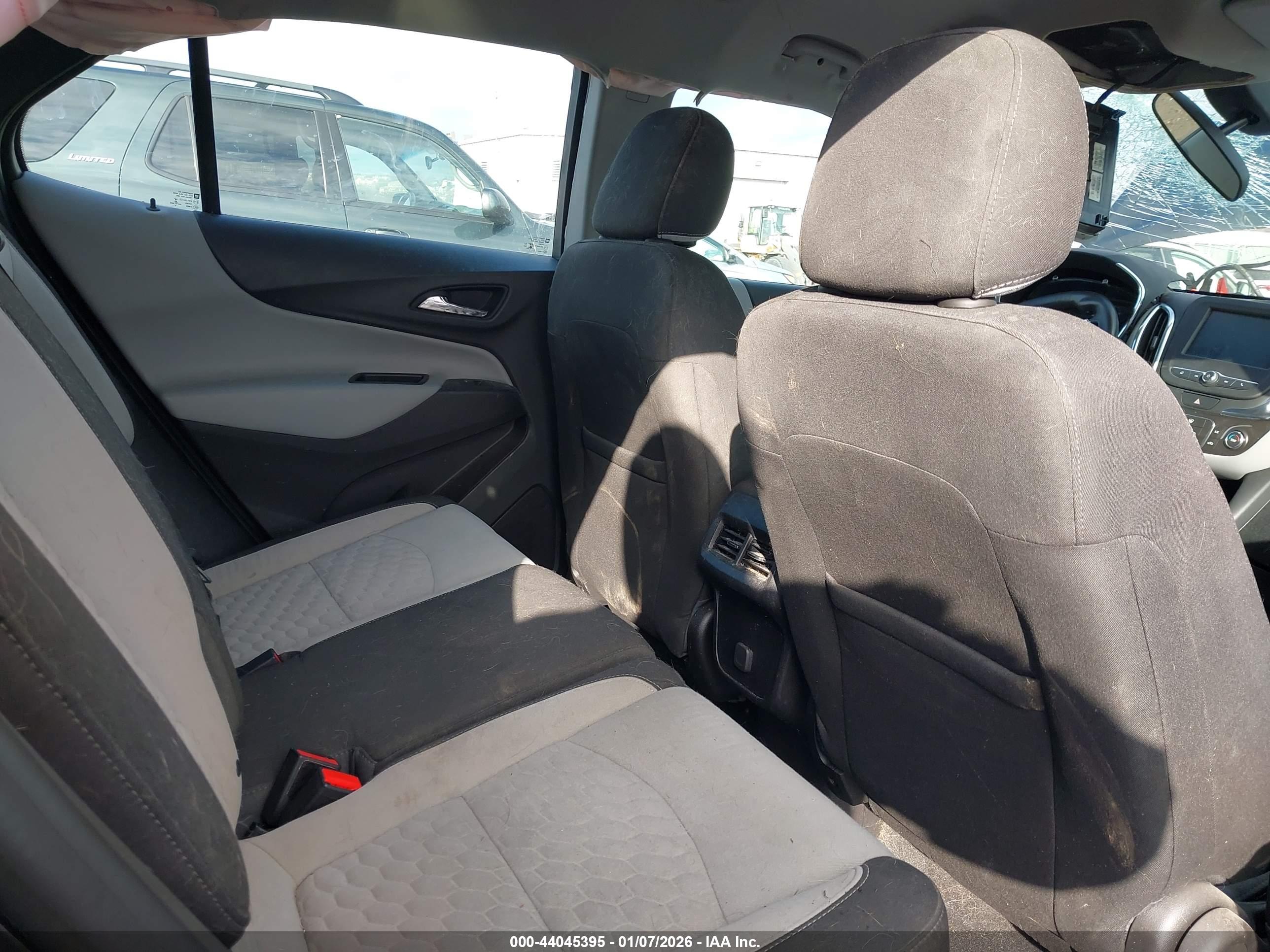 CHEVROLET EQUINOX image 8
