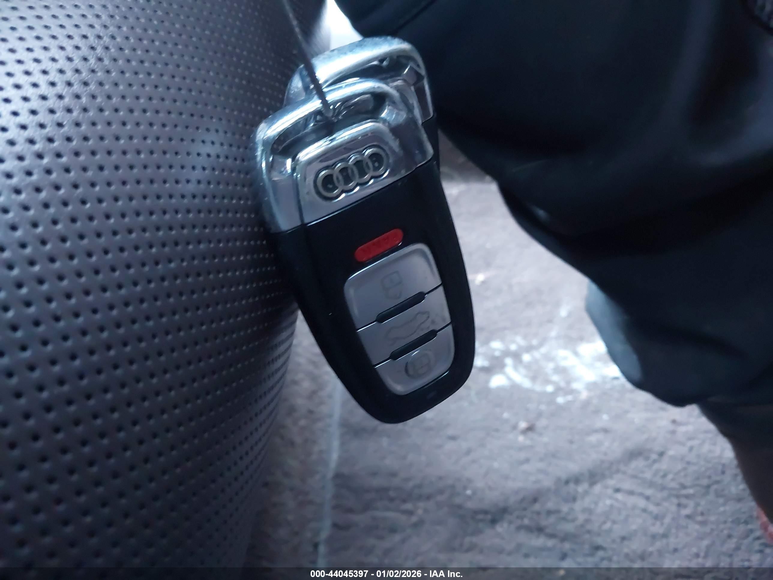 AUDI A8 image 11