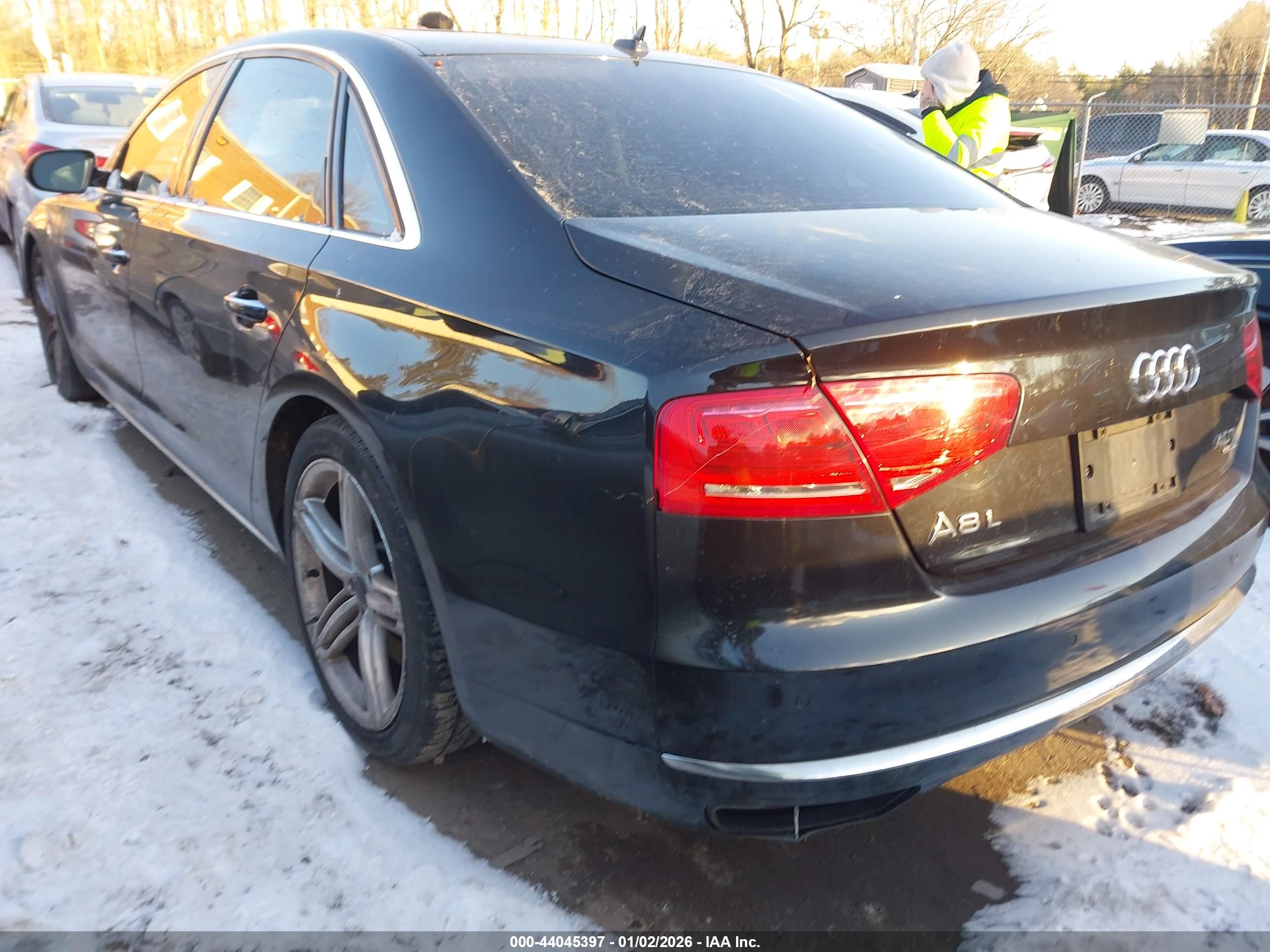 AUDI A8 image 3