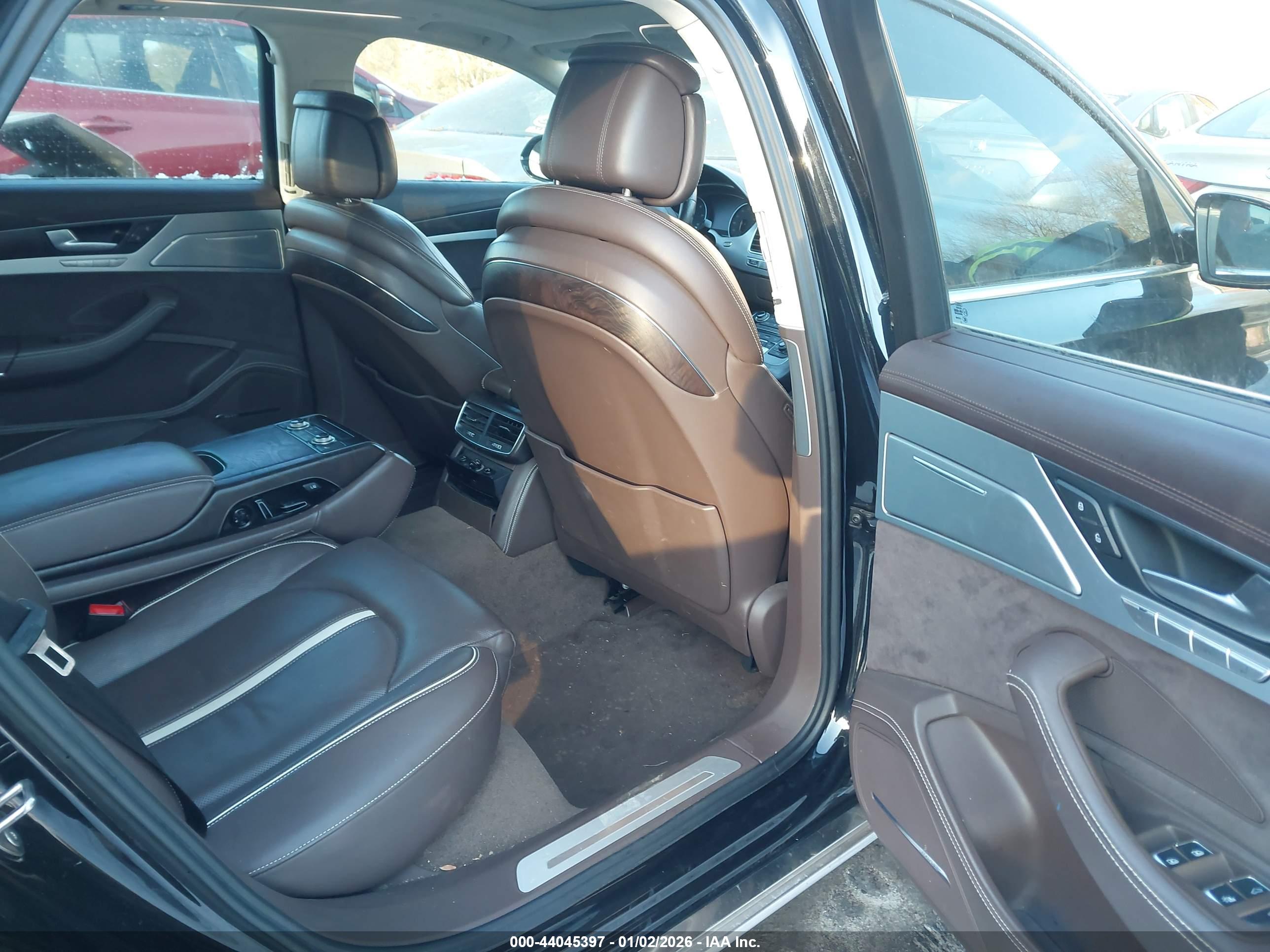 AUDI A8 image 8