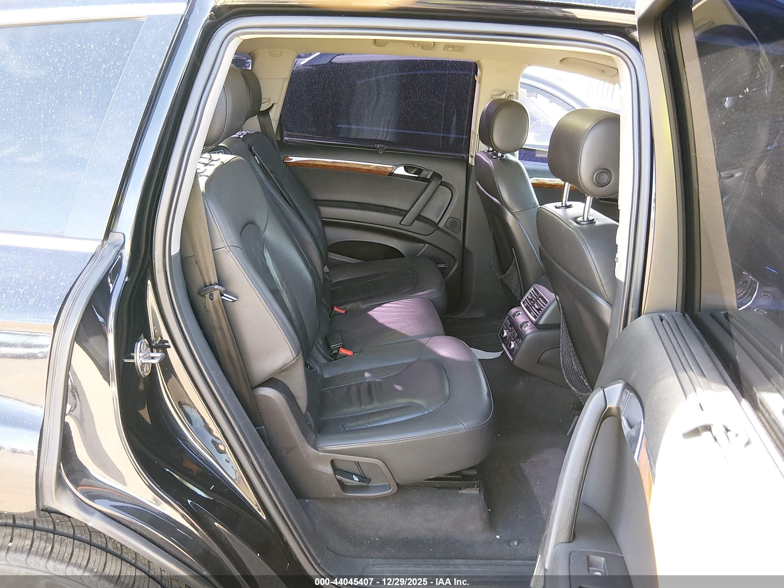 AUDI Q7 image 8