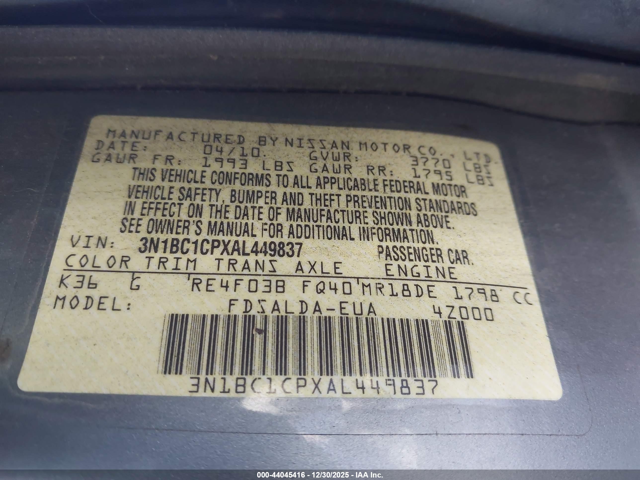 NISSAN VERSA image 9