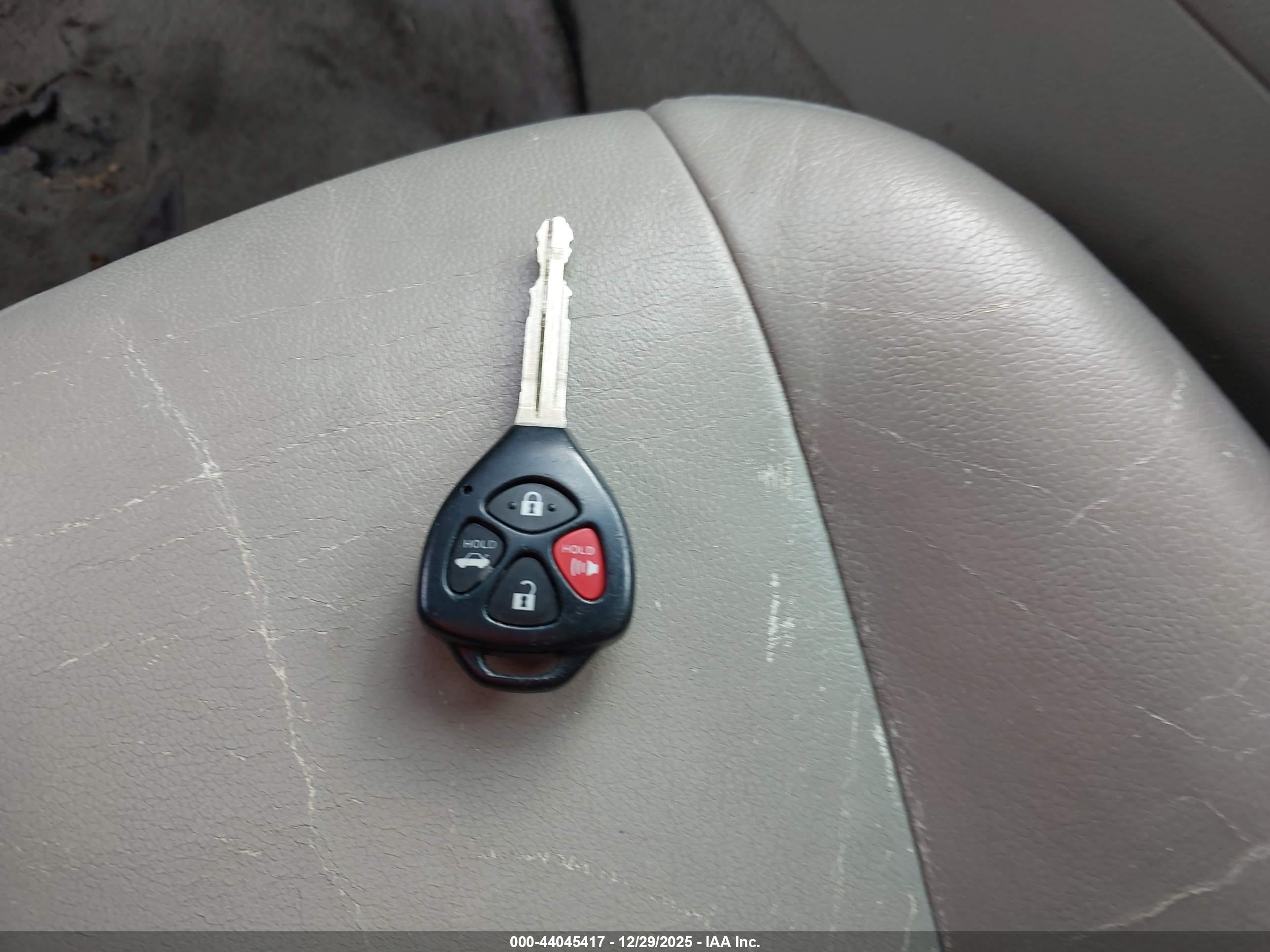 TOYOTA CAMRY image 11