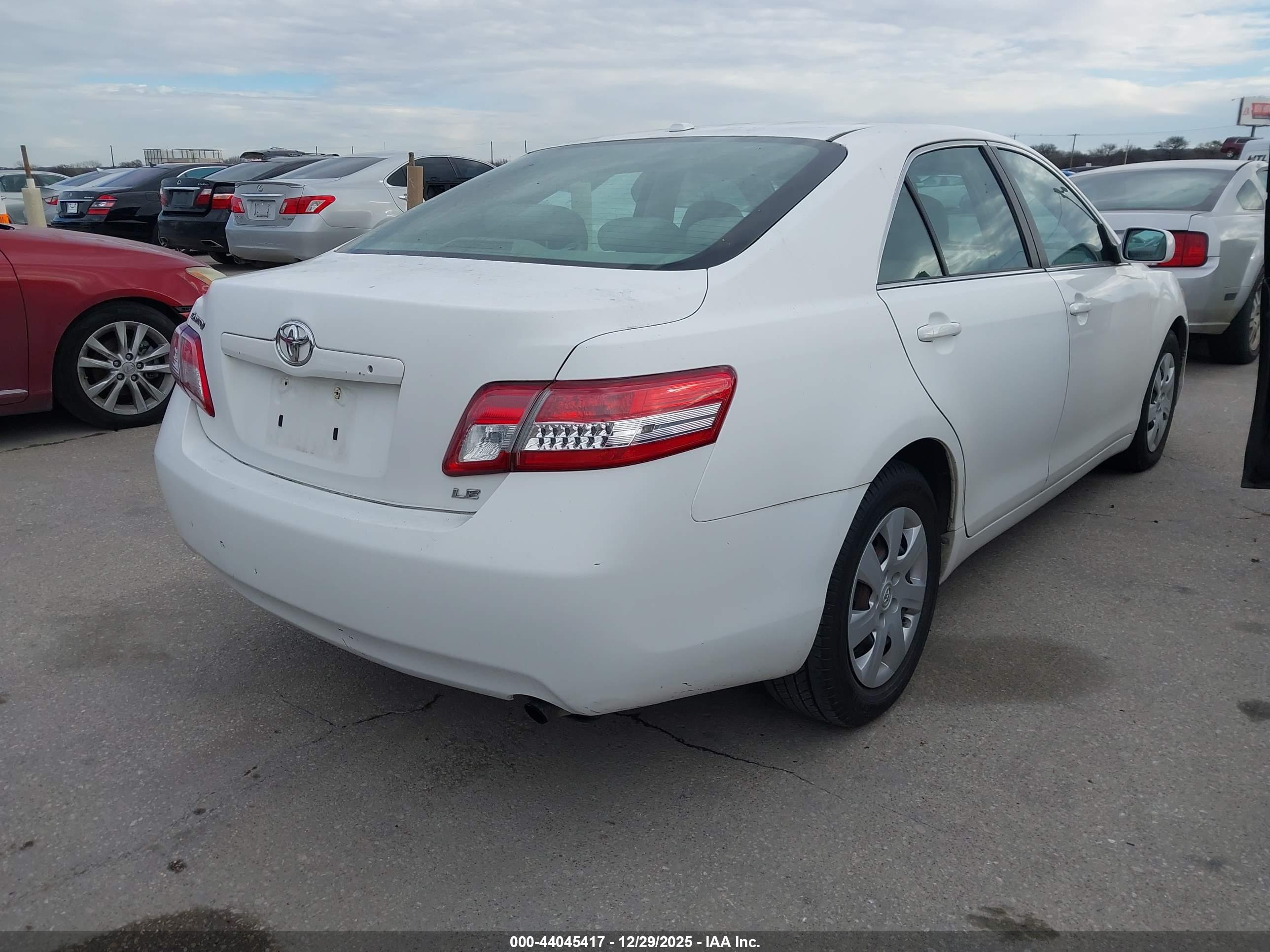 TOYOTA CAMRY image 4
