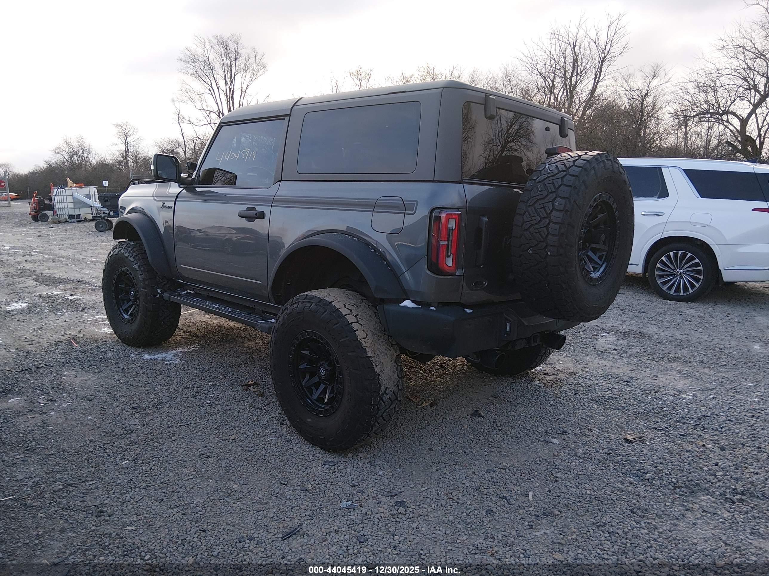 FORD BRONCO image 3