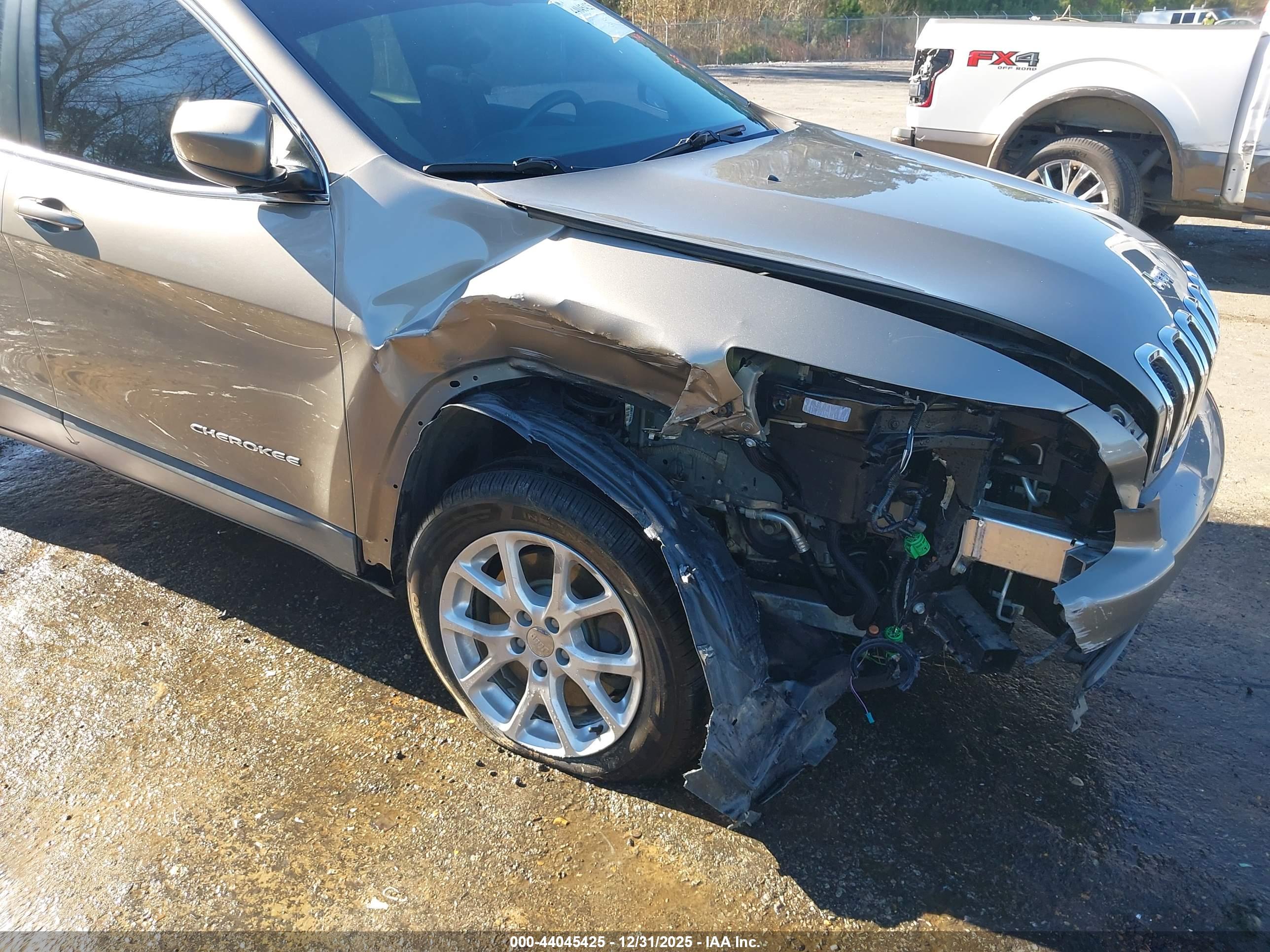 JEEP CHEROKEE image 6