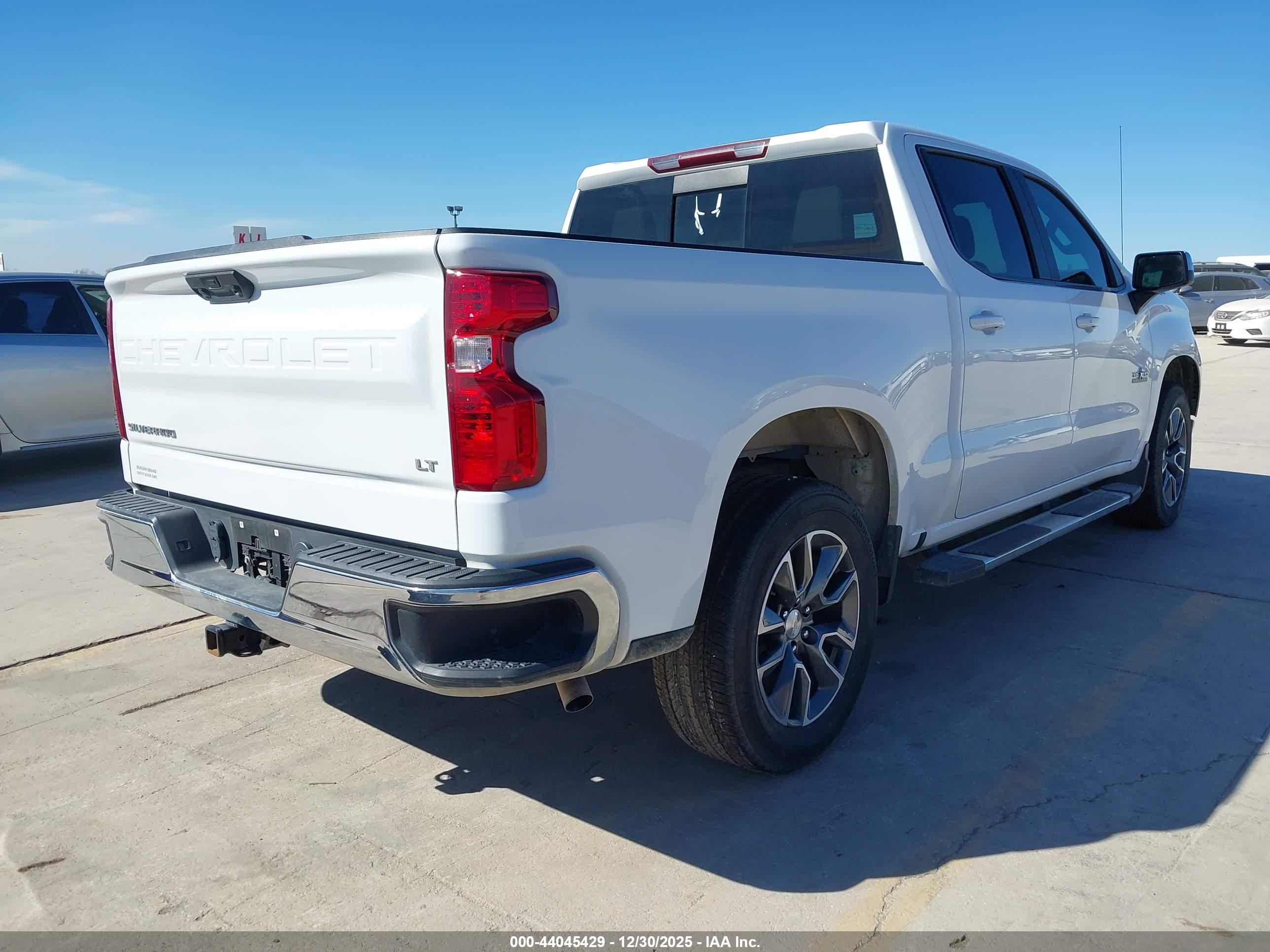 CHEVROLET SILVERADO image 4