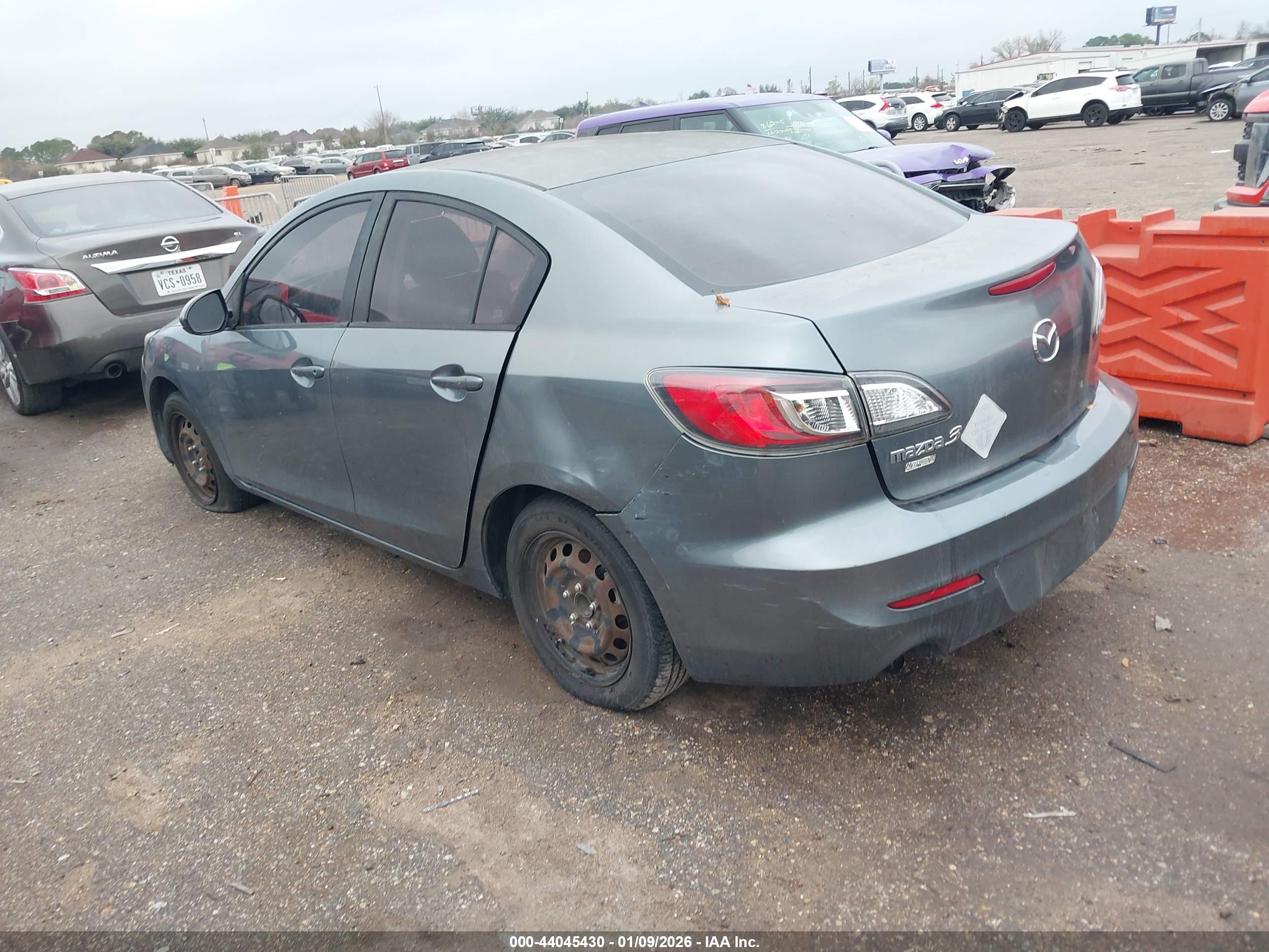 MAZDA MAZDA3 image 3