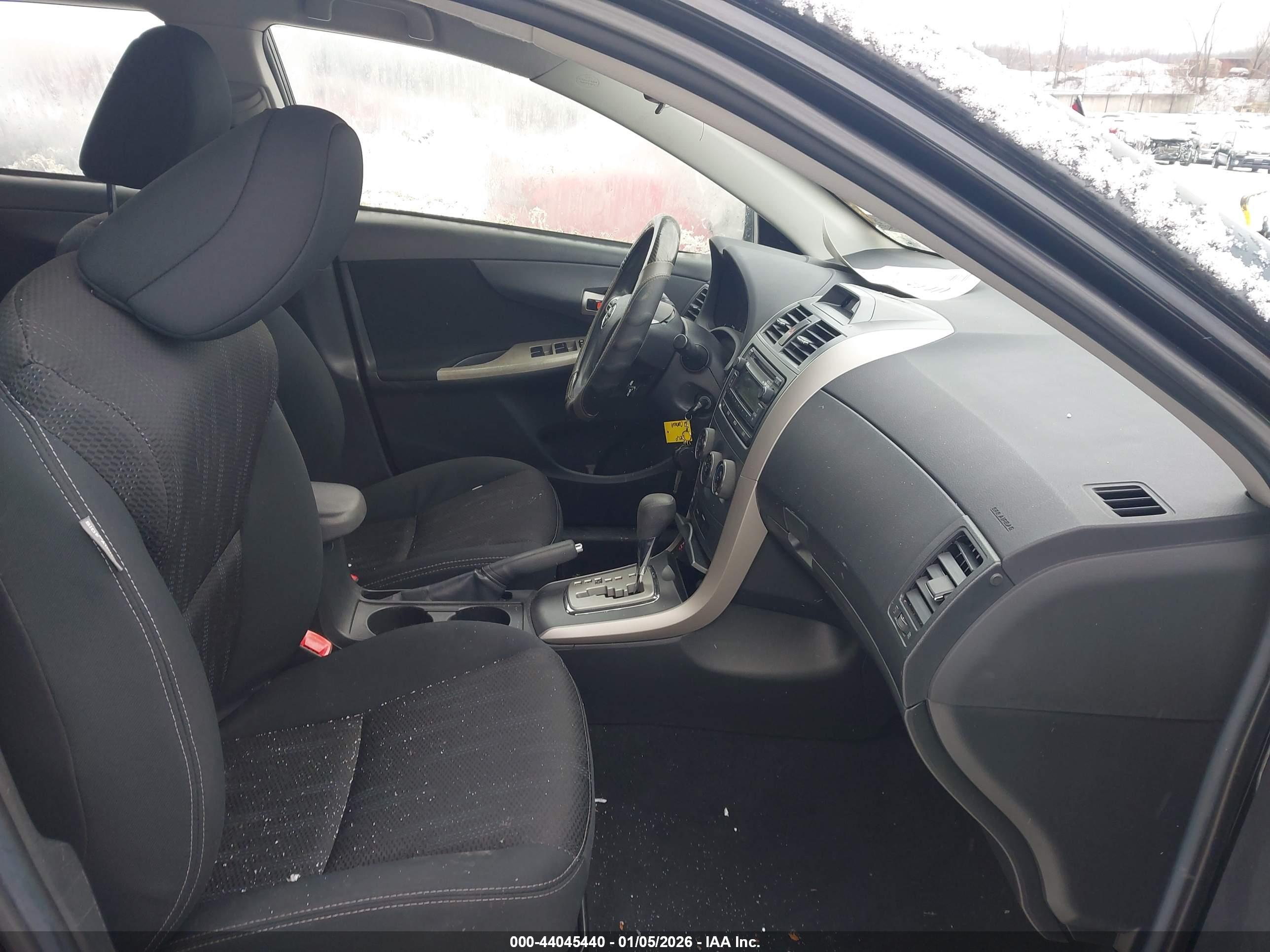 TOYOTA COROLLA image 5