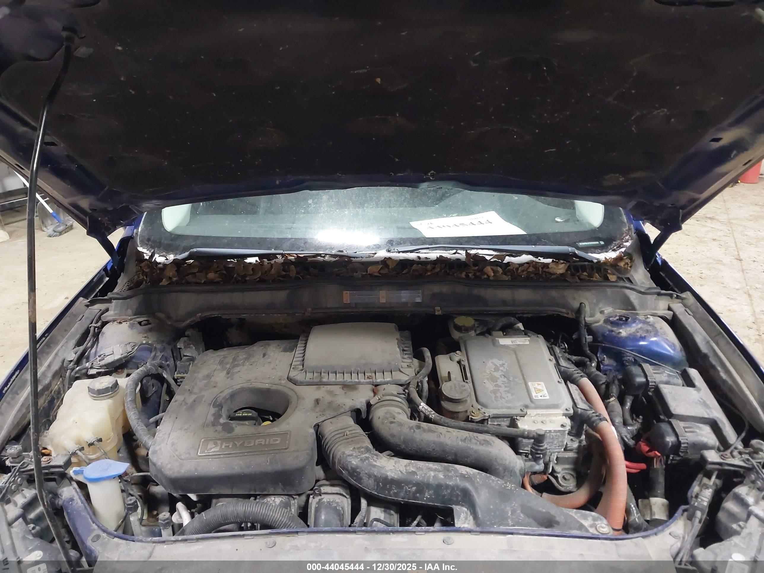 FORD FUSION image 10