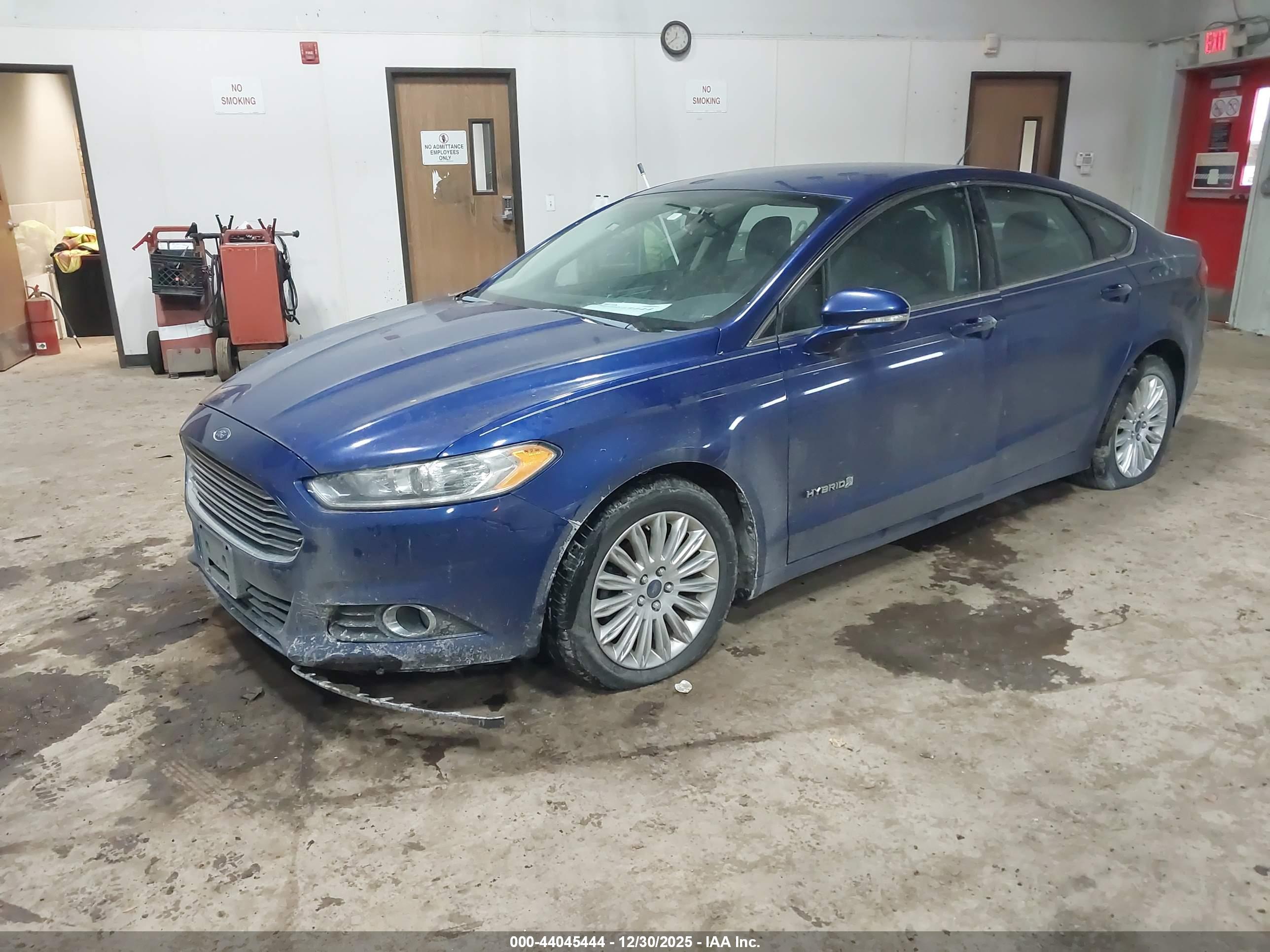 FORD FUSION image 2