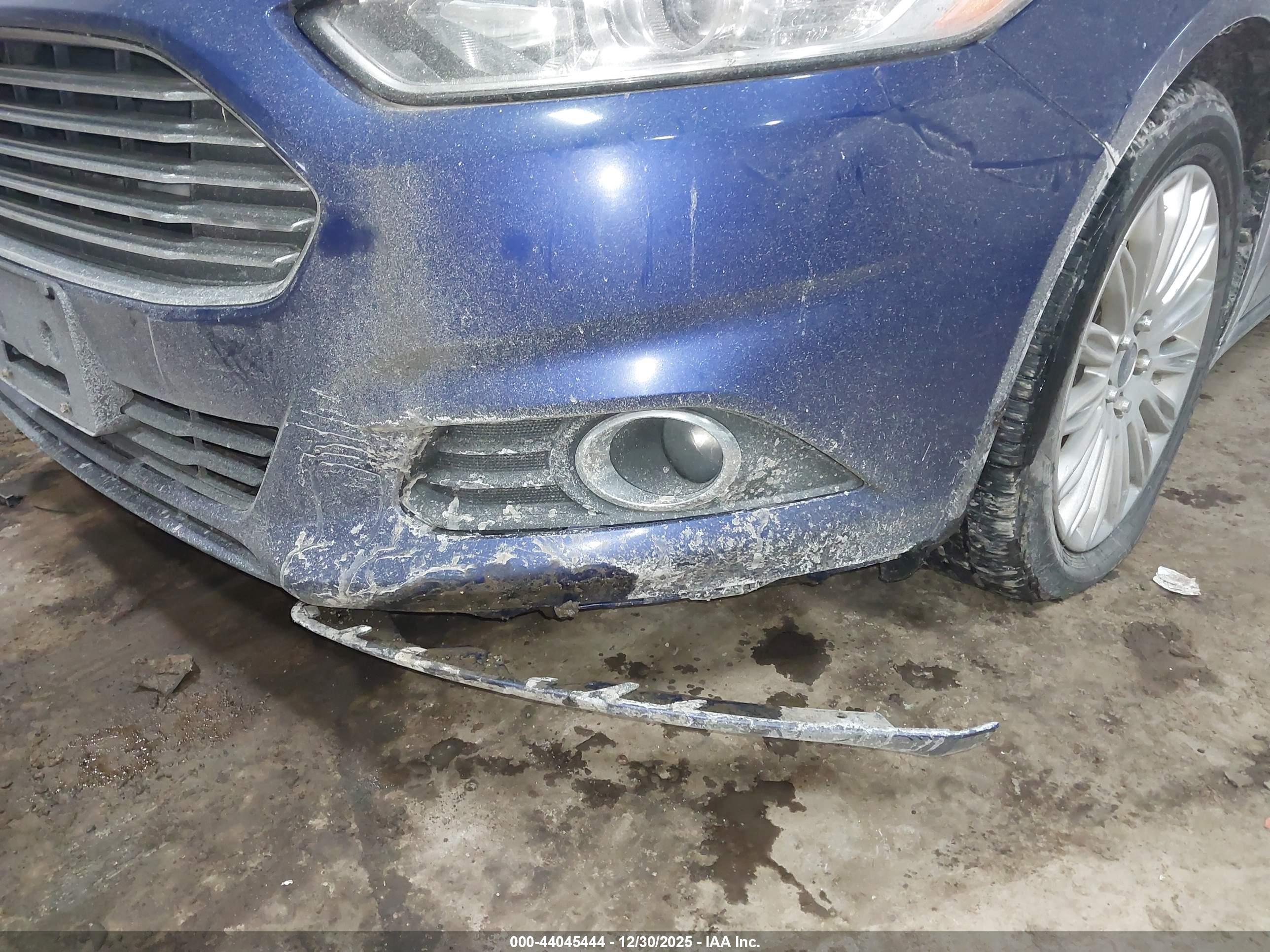 FORD FUSION image 6