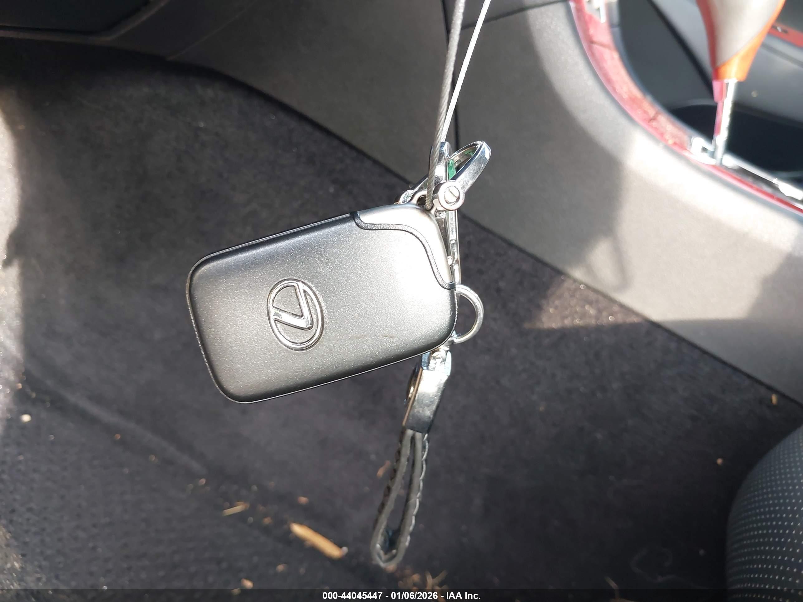 LEXUS ES image 11