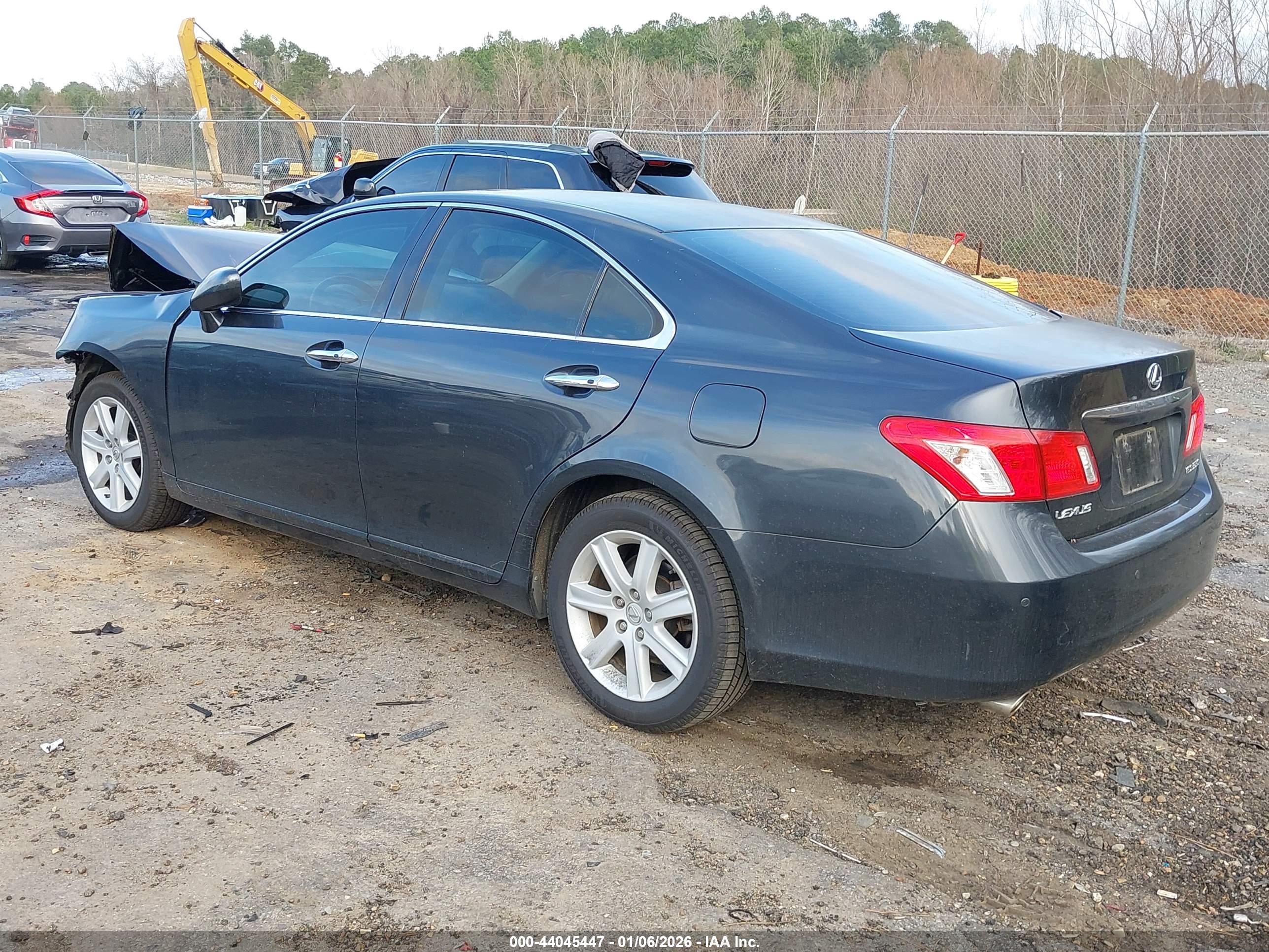 LEXUS ES image 3