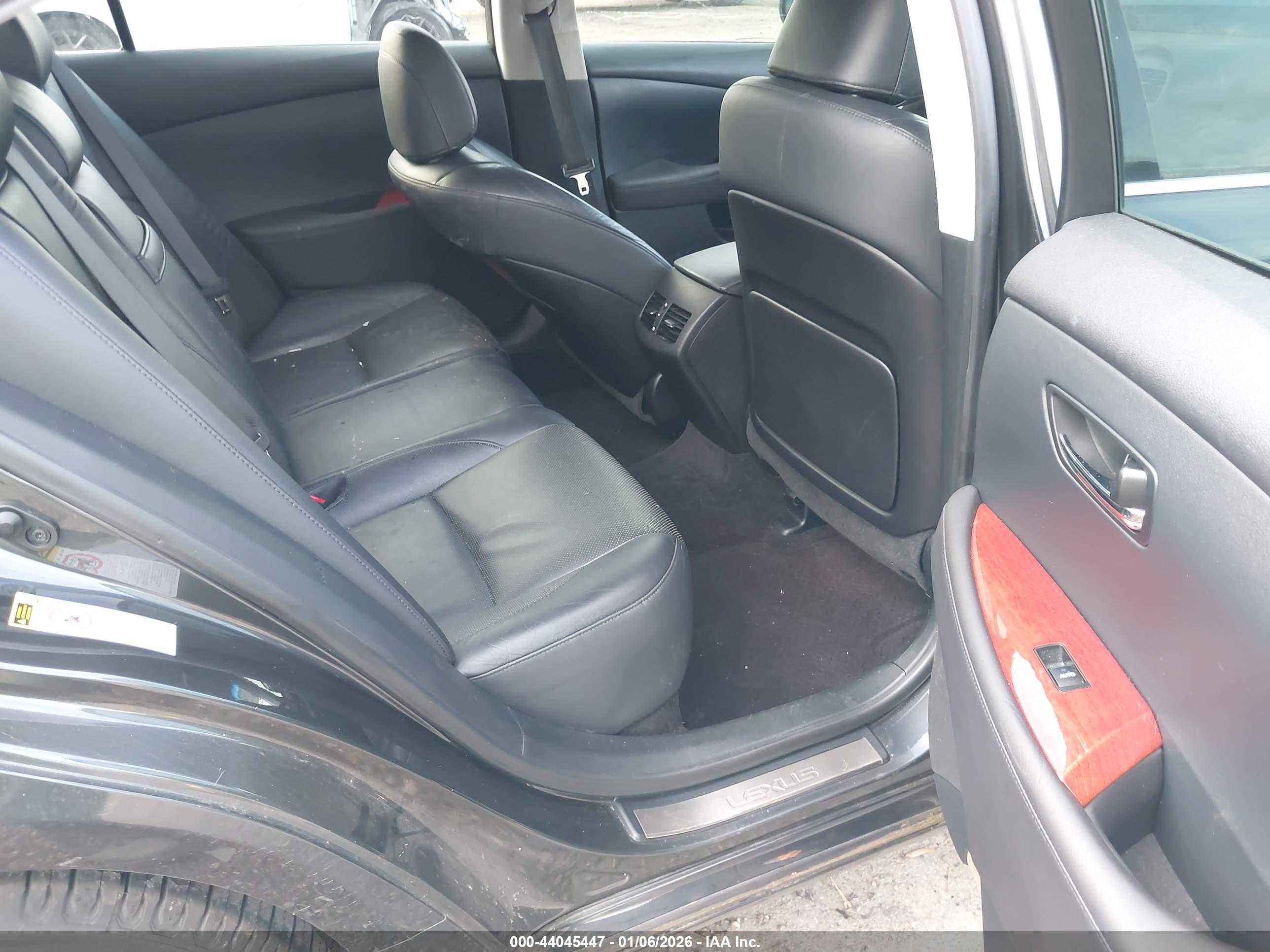 LEXUS ES image 8