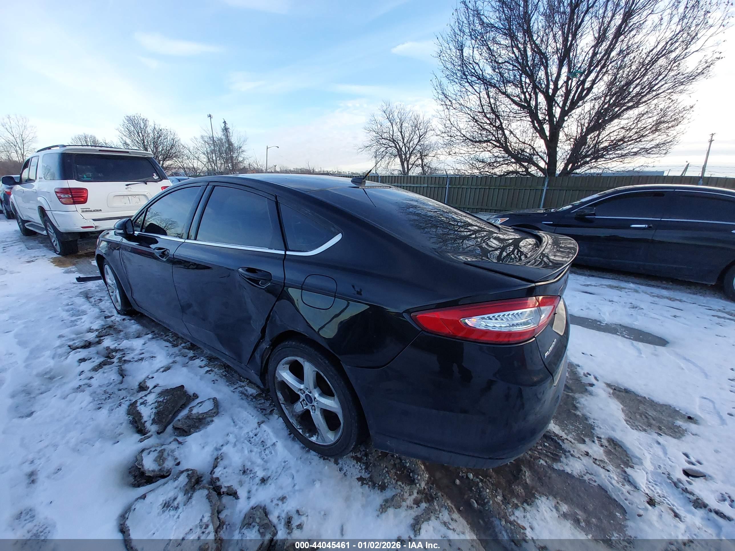 FORD FUSION image 3